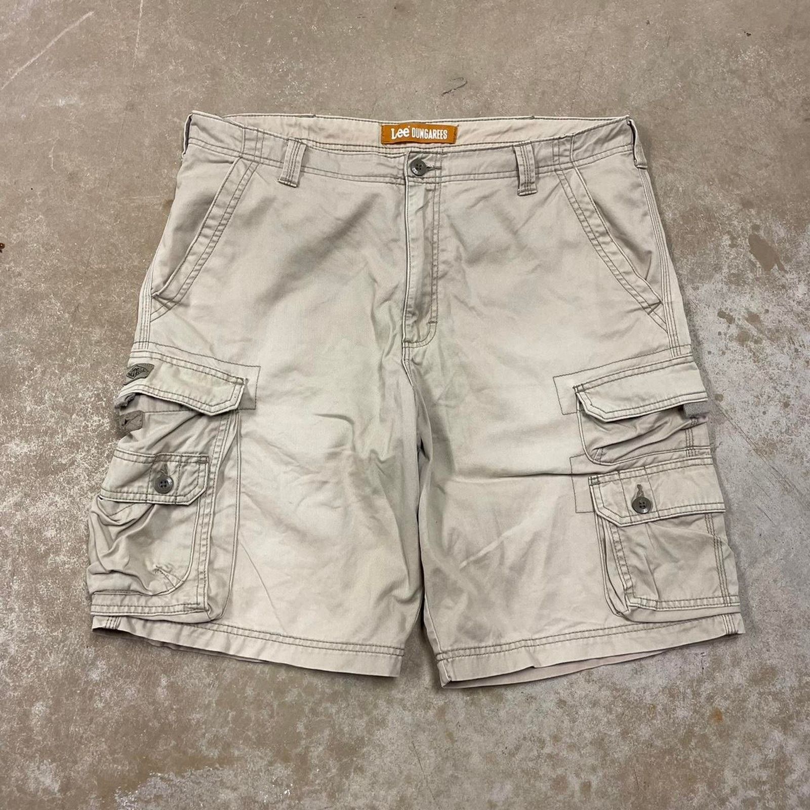 Lee Lee dungarees tan cargo shorts with multiple pockets Size US 36 / EU 52 - 1 Thumbnail