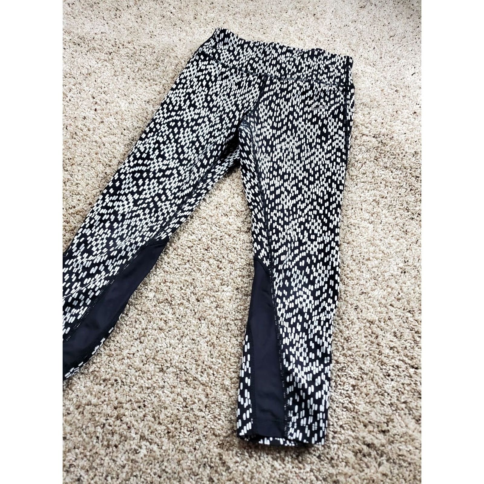 Nike Nike Dri-FIT Leggings Womens S Black White Stretch Ankle Running Yoga Gym Vented Trending activewear Womens Size 28" / US 6 / IT 42 - 2 Thumbnail