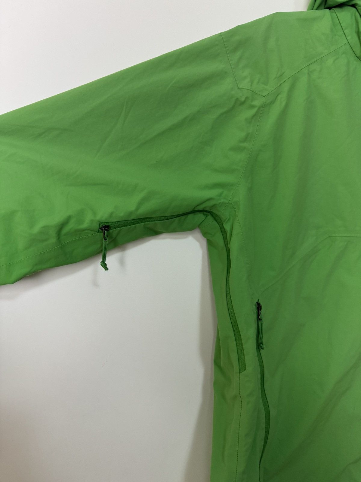 The North Face The North Face green windbreaker jacket outdoor gorpcore Size US L / EU 52-54 / 3 - 5 Thumbnail