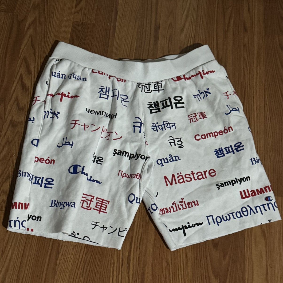 Champion Champion streetwear shorts size 2XL Size US 42 / EU 58 - 2 Thumbnail
