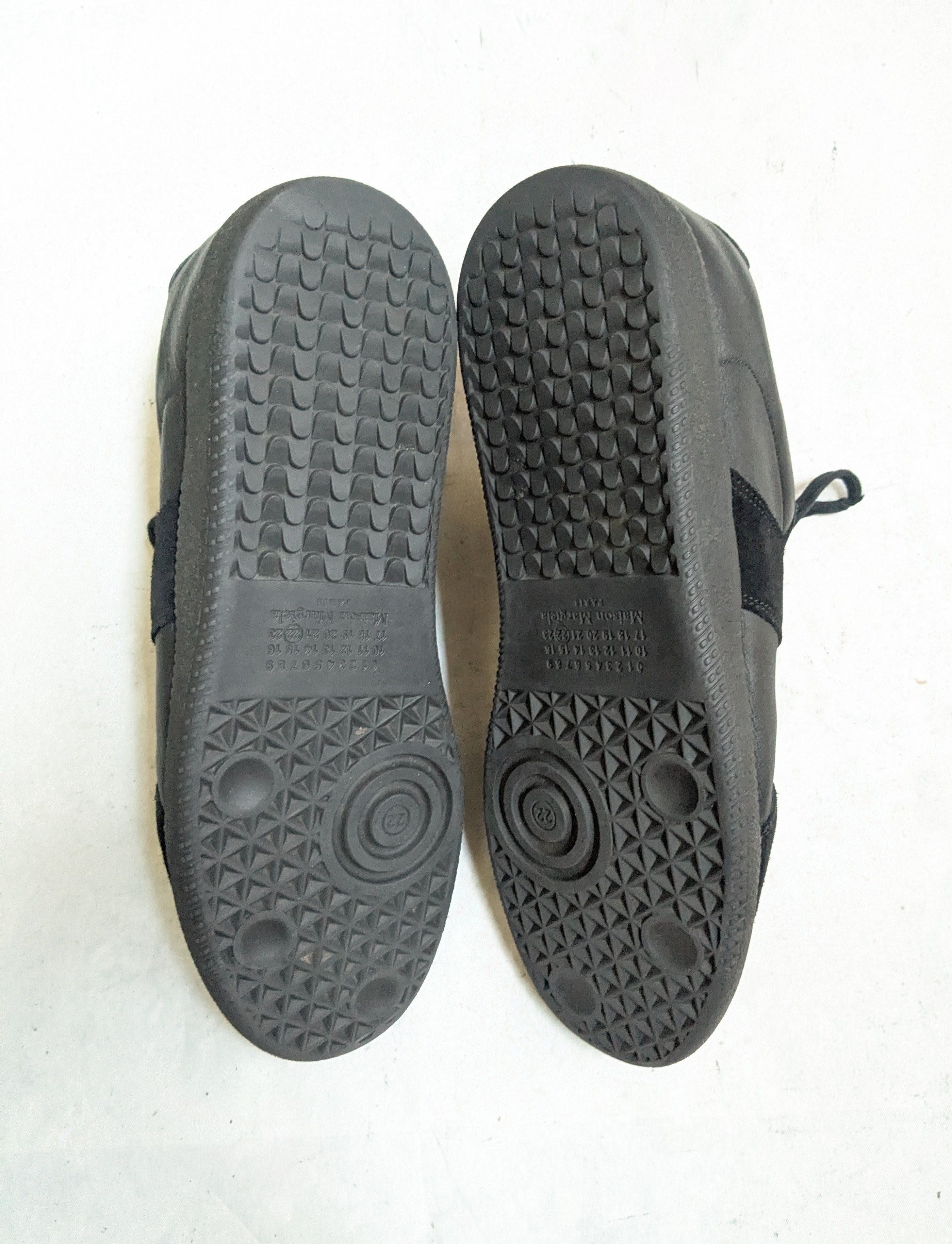 Maison Margiela Maison Margiela Replica GAT Black 9 42 Low Tops Size US 9 / EU 42 - 13 Thumbnail