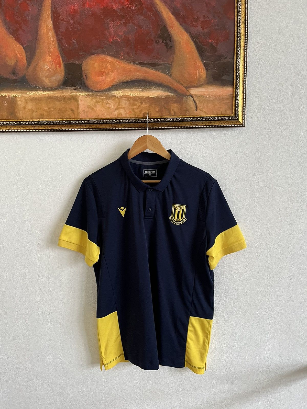 Macron MACRON FC STOKE CITY 2020/21 TRAINING SOCCER JERSEY,SIZE XL Size US XL / EU 56 / 4 - 1 Thumbnail
