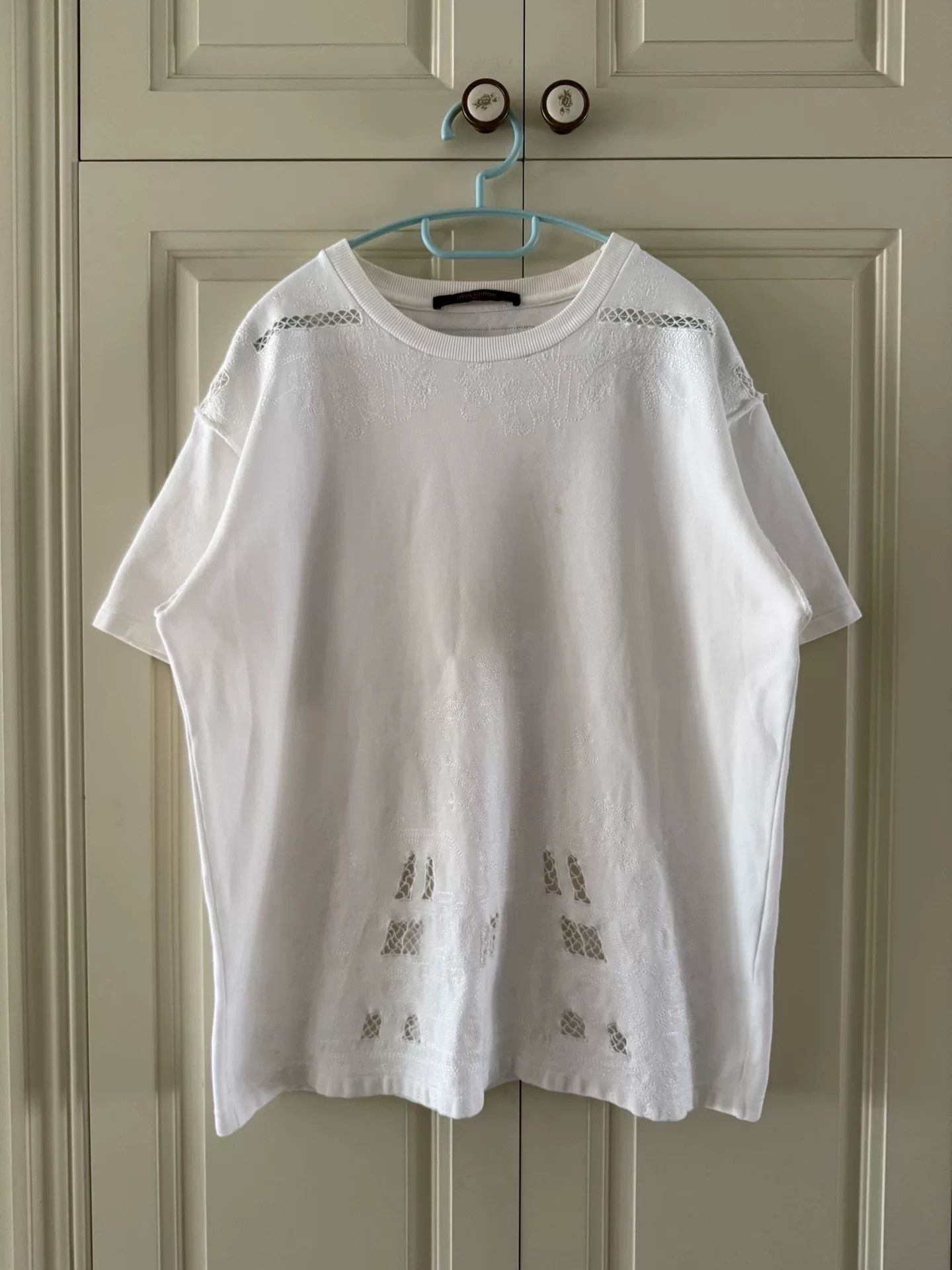 Louis Vuitton Louis Vuitton Short Sleeve Embroidered T-shirt Size S / US 4 / IT 40 - 1 Thumbnail