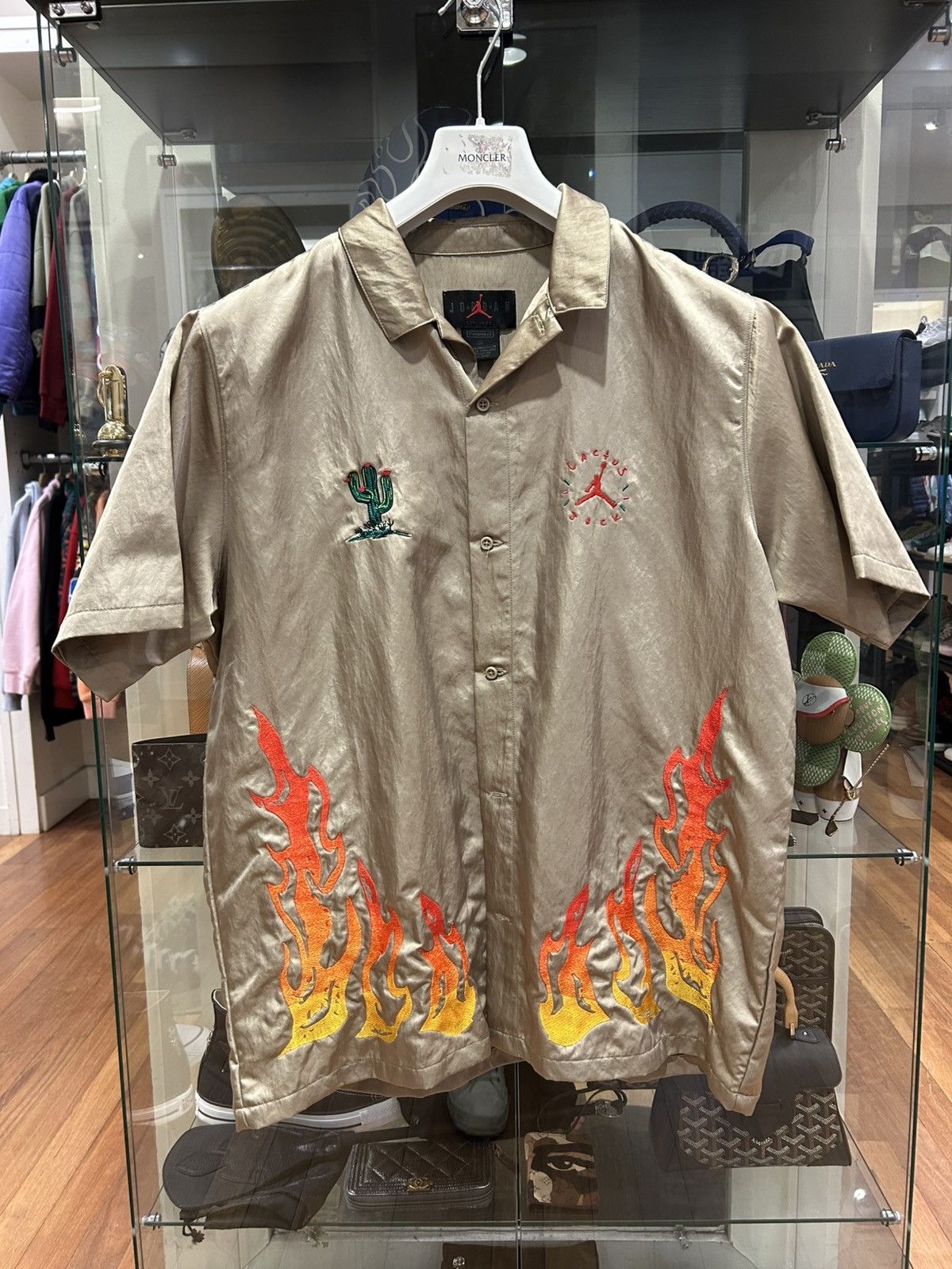 Jordan Brand Cactus Jack X Jordan Flame Button Up Size US L / EU 52-54 / 3 - 1 Thumbnail