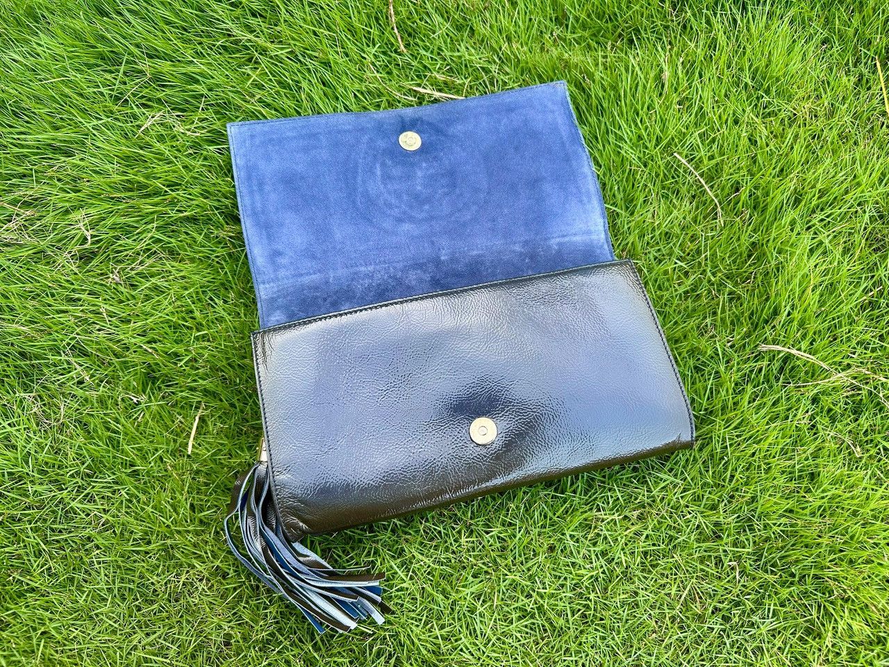 Gucci Authentic Gucci Soho Soft Patent Leather Clutch Bag Size ONE SIZE - 3 Thumbnail