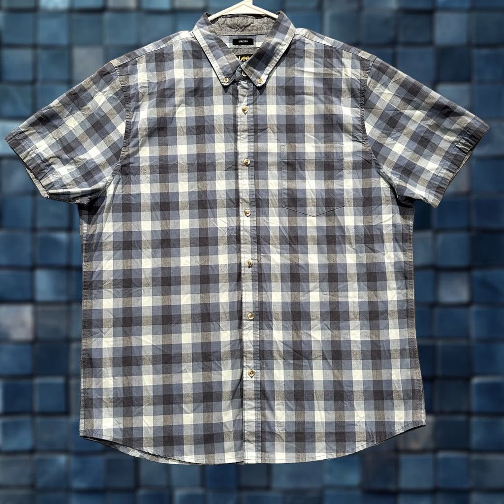 Lee Lee Shirt Mens XL Blue Check Short Sleeve Button Down Stretch Regular Fit EUC Size US XL / EU 56 / 4 - 1 Thumbnail