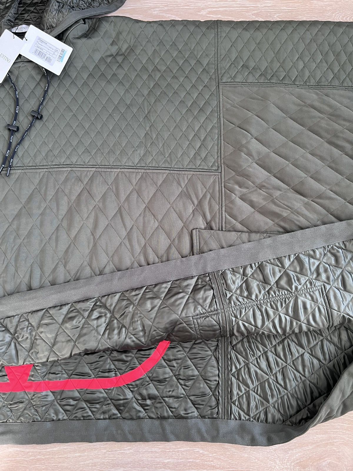 Valentino Poncho cloak in quilted polyamide/cotton blend, Italy Size US L / EU 52-54 / 3 - 12 Thumbnail