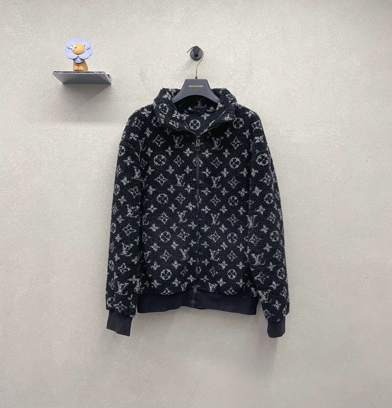 Louis Vuitton Luxury Logo Patterned Fleece Jacket Size S- DMC Size US S / EU 44-46 / 1 - 1 Thumbnail