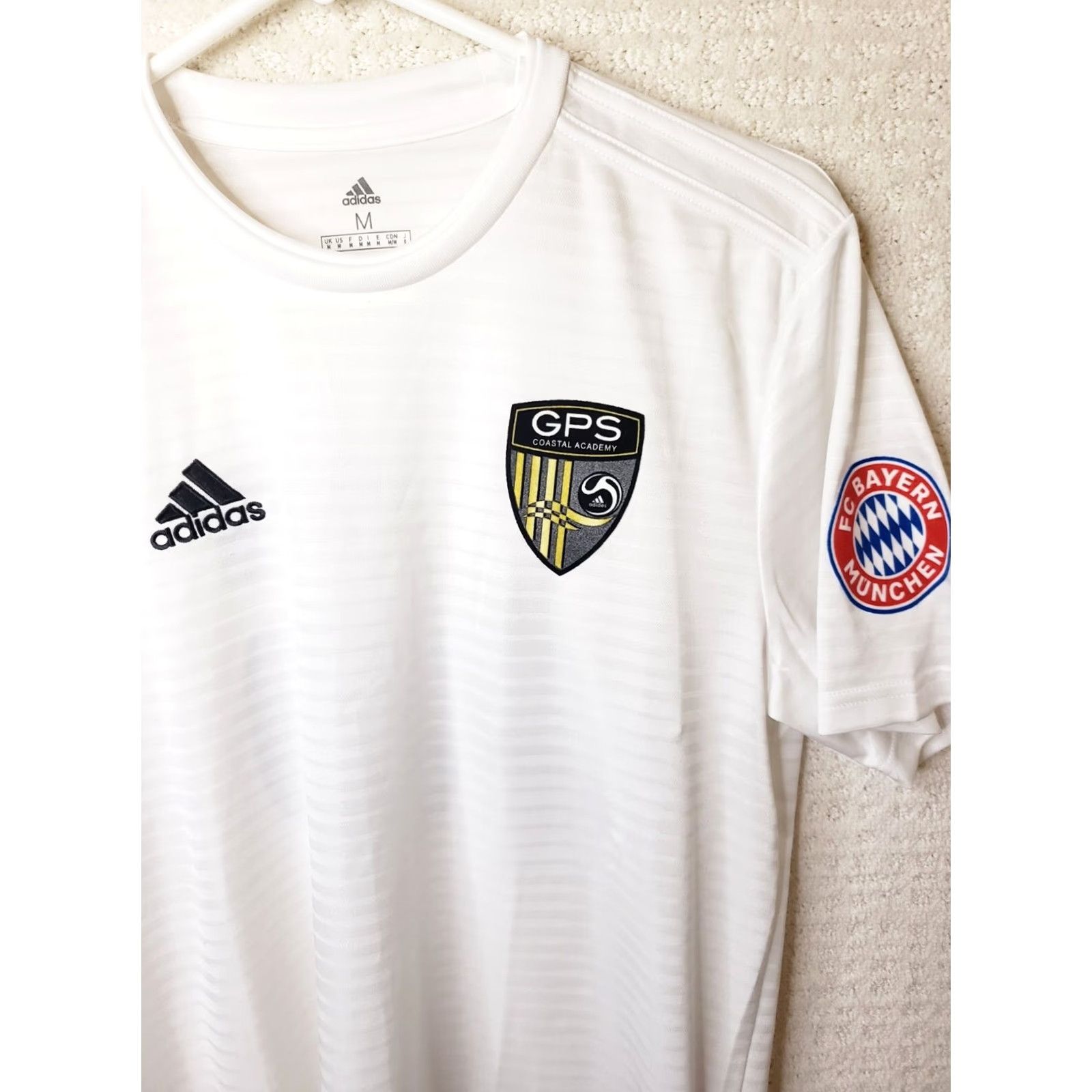 Adidas Adidas Soccer Shirt Jersey M White GPS Logo FC BAYERN MUNCHEN #16 On Back Mens Regular Short Sleeve Jersey Shirt Size US M / EU 48-50 / 2 - 3 Thumbnail