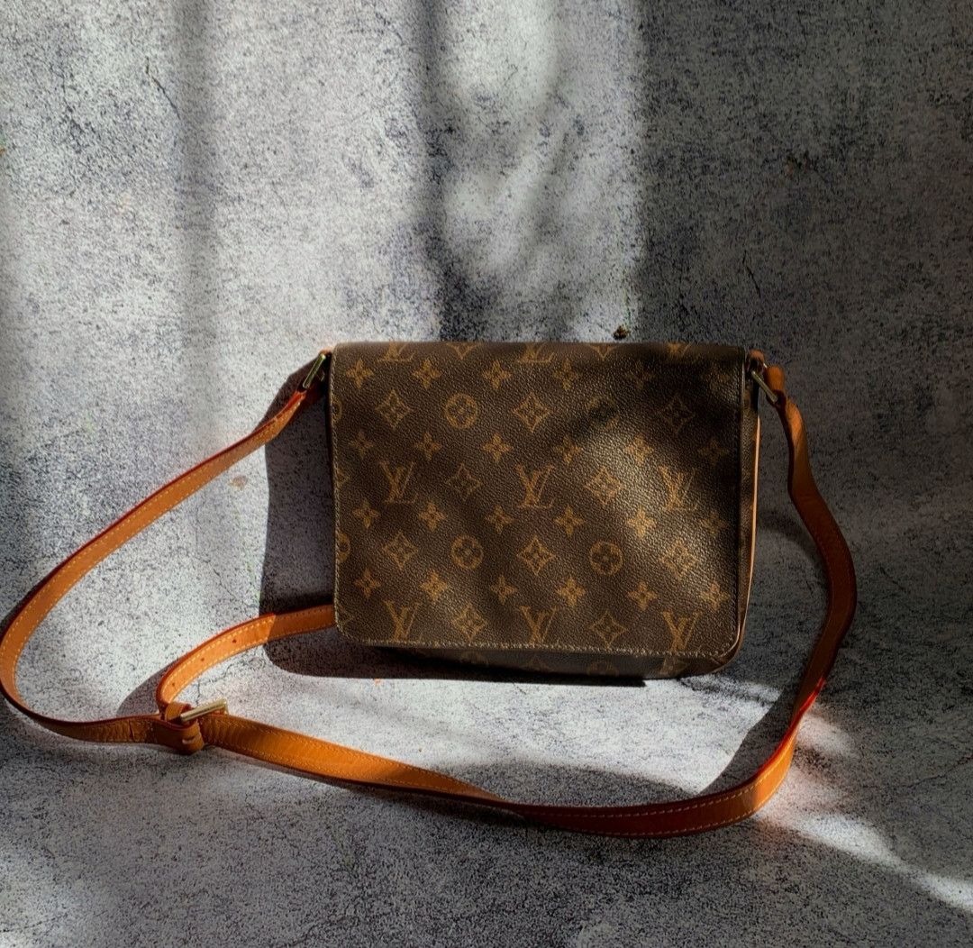 Louis Vuitton Louis Vuitton Musette Tango Canvas Handbag Size ONE SIZE - 2 Thumbnail