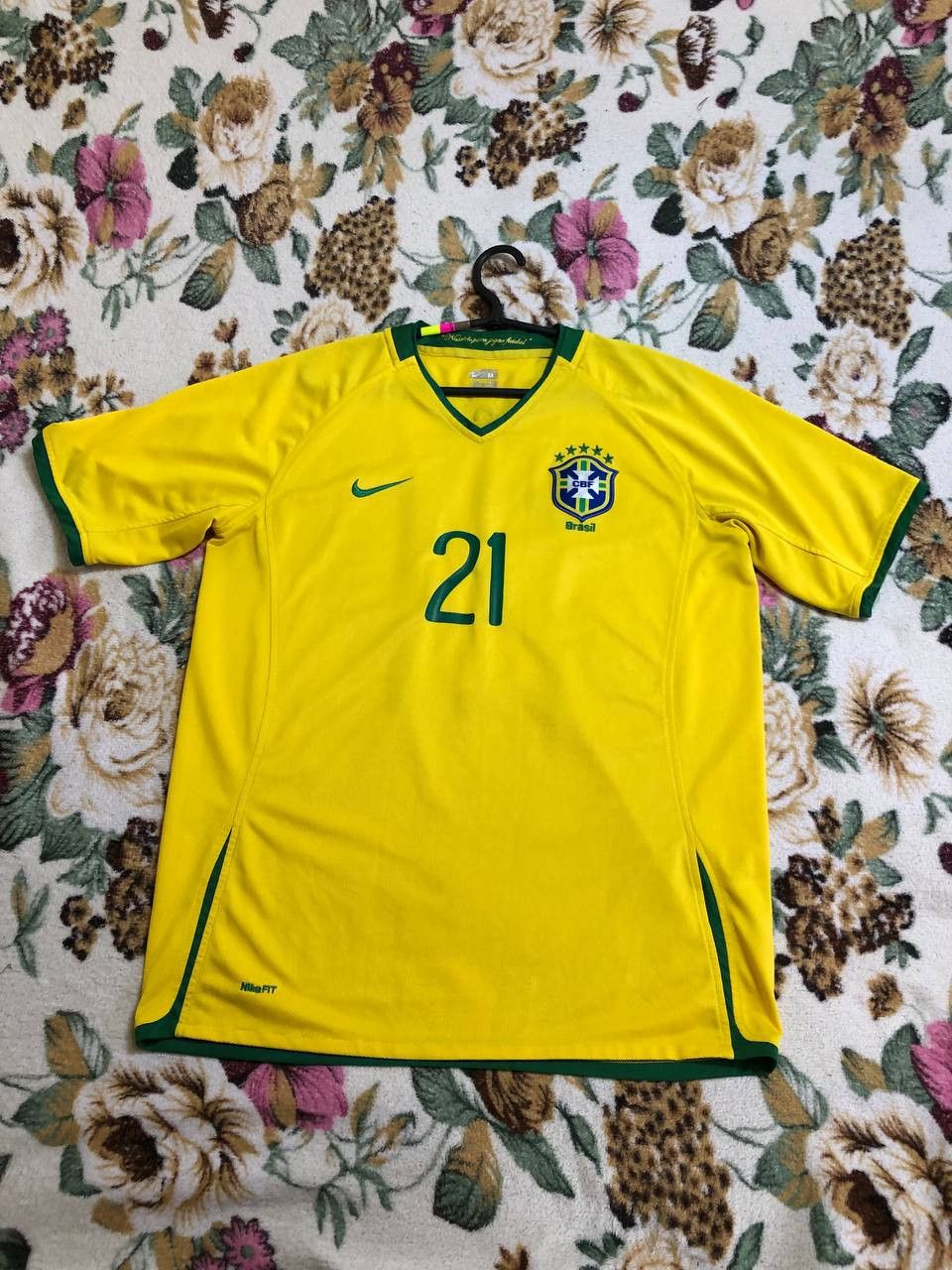 Nike Nike BRAZIL NIKE 2008 FOOTBALL SOCCER HOME JERSEY #21 Size US M / EU 48-50 / 2 - 12 Thumbnail