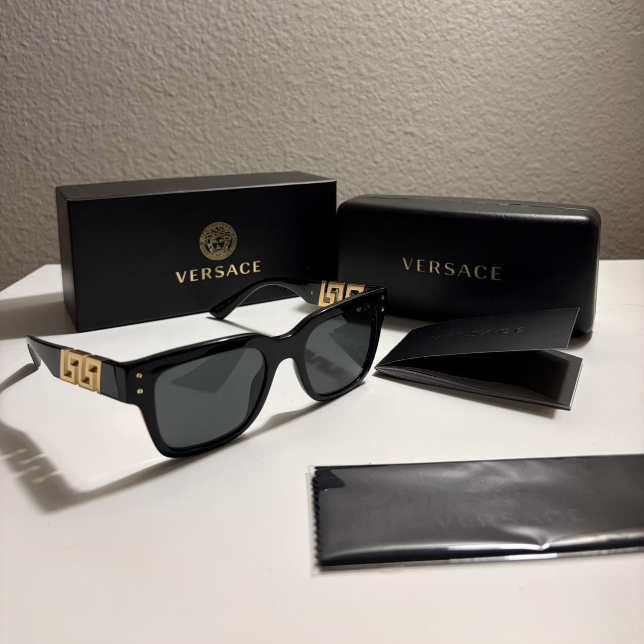 Versace versace vintage black and gold sunglasses VE4421 Size ONE SIZE - 1 Thumbnail