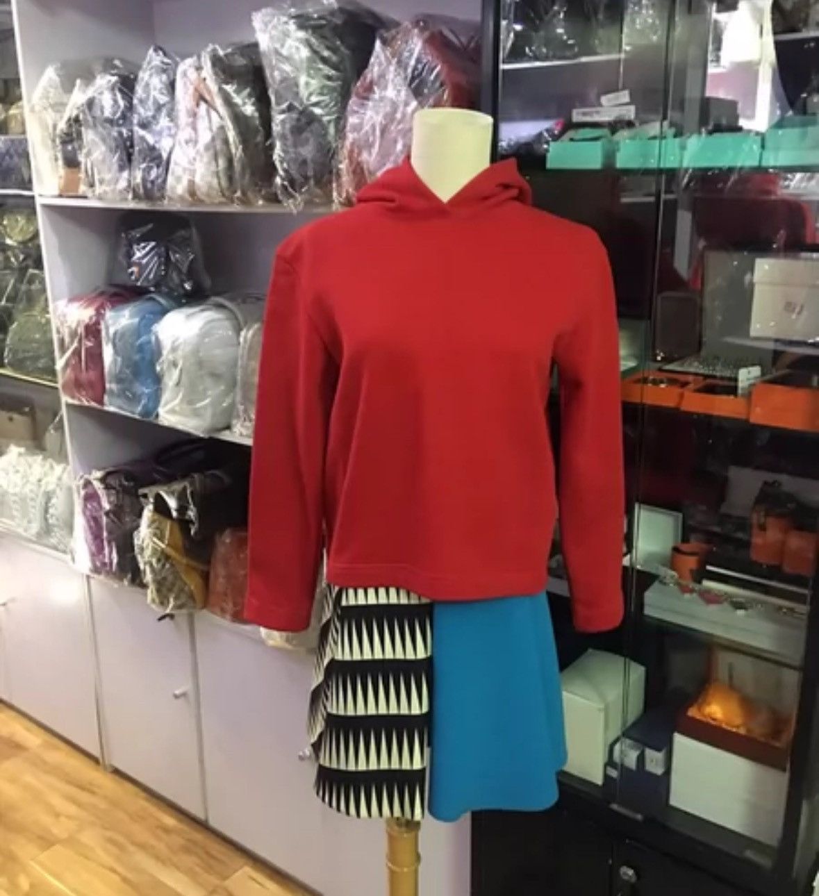 Balenciaga Balenciaga red hooded short hoodie Size US XS / EU 42 / 0 - 3 Thumbnail