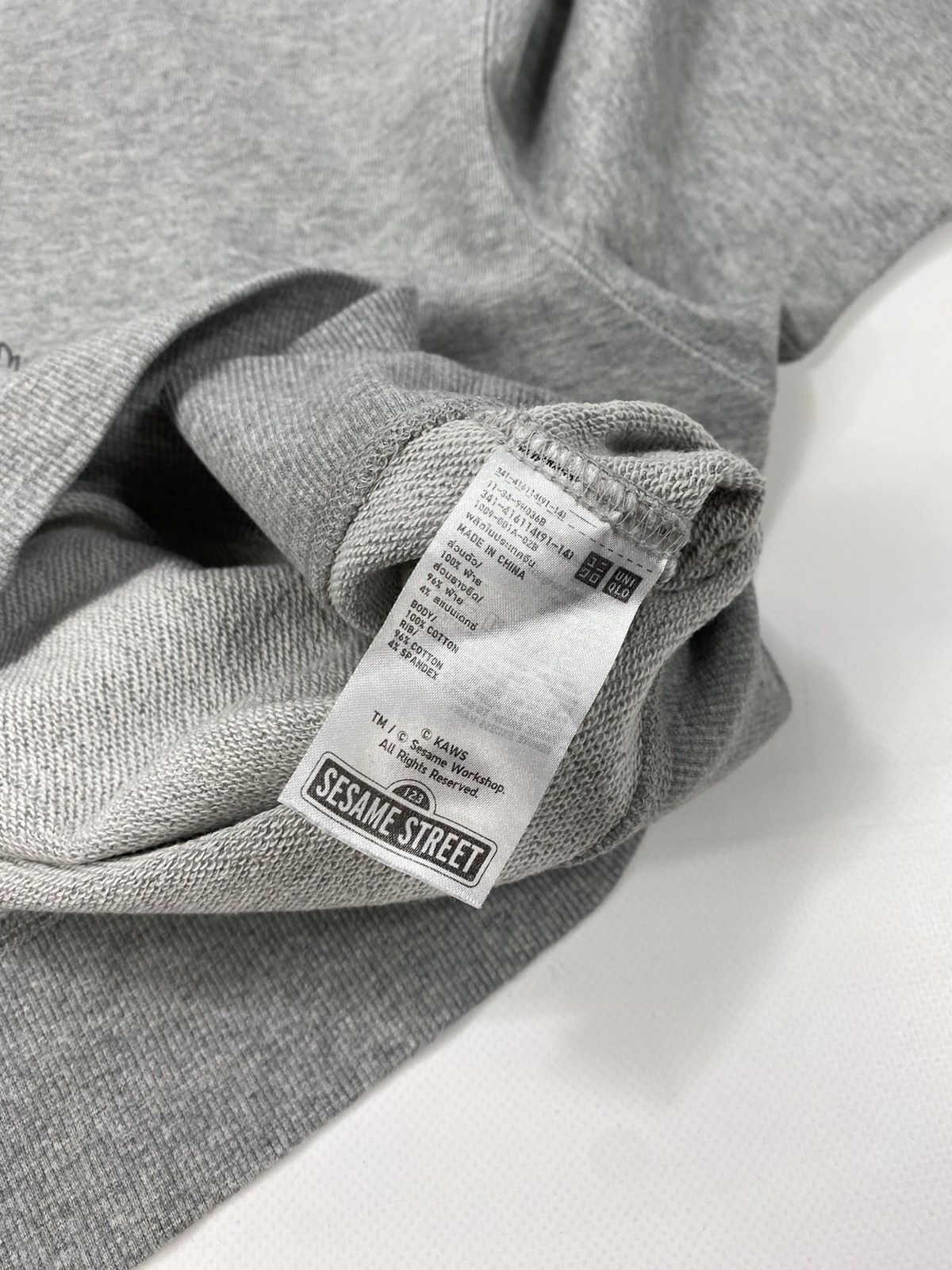 Kaws × Uniqlo 🔥LASTDROP🔥 Kaws Sesame Street Uniqlo Iconic Logo Sweatshirt Size US M / EU 48-50 / 2 - 10 Thumbnail