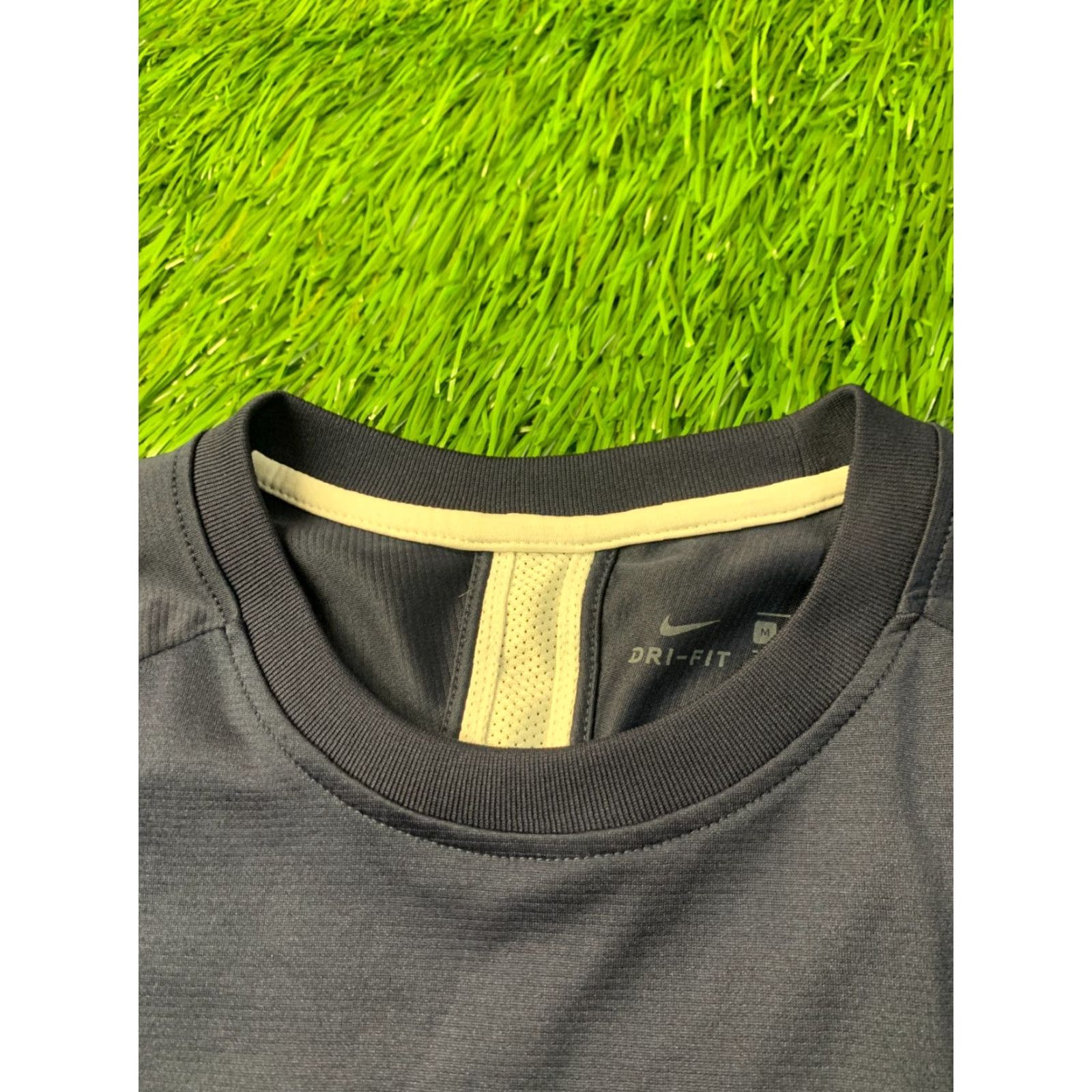 Nike Nike Academy Dri-FIT Men Football Shirt Jersey Tee Size M Navy Blue and White 2020s Football Mens Size US M / EU 48-50 / 2 - 4 Thumbnail