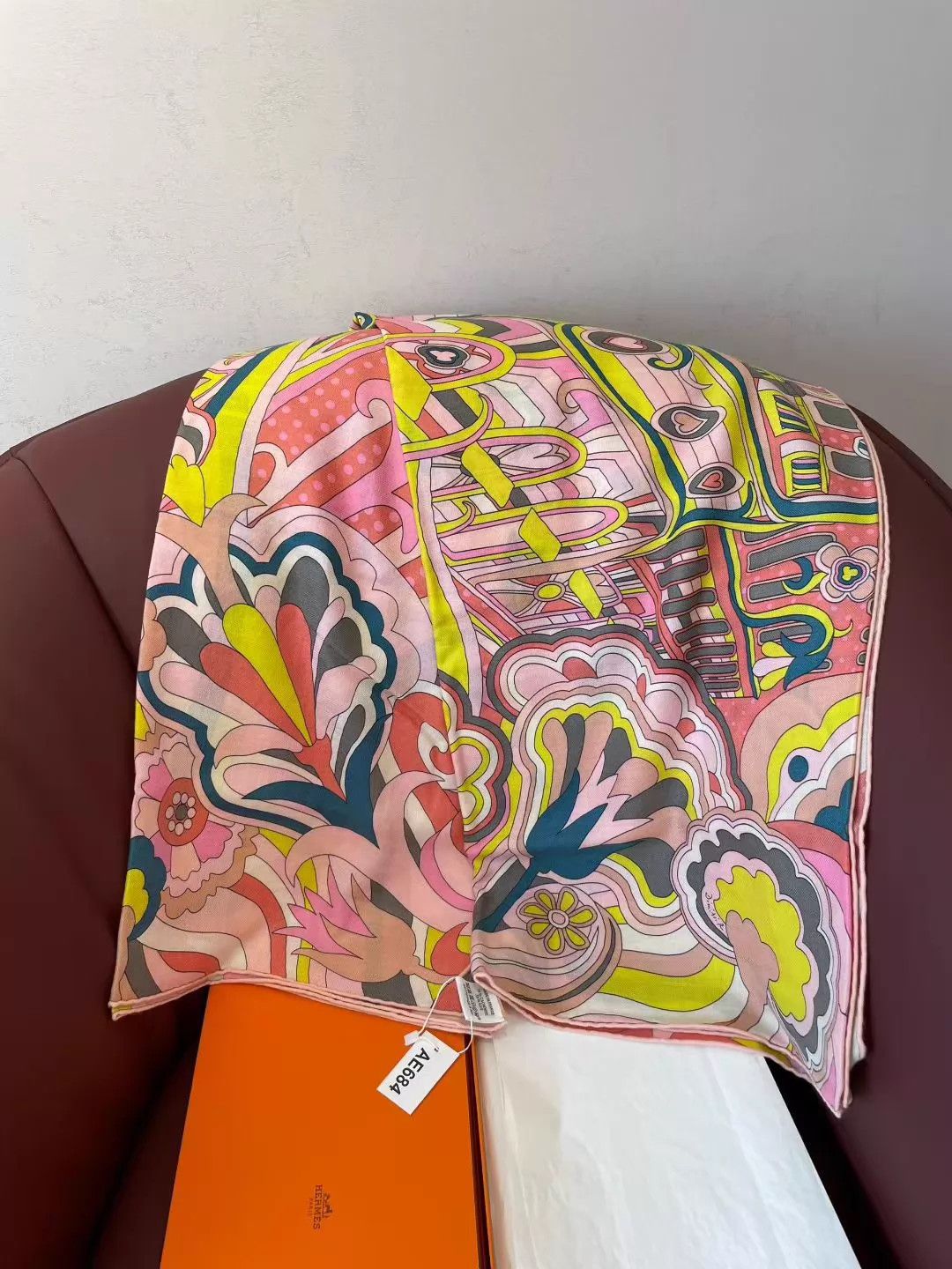 Hermes Hermès Cashmere Scarf Unused Pink Floral 140x140 Size ONE SIZE - 1 Thumbnail
