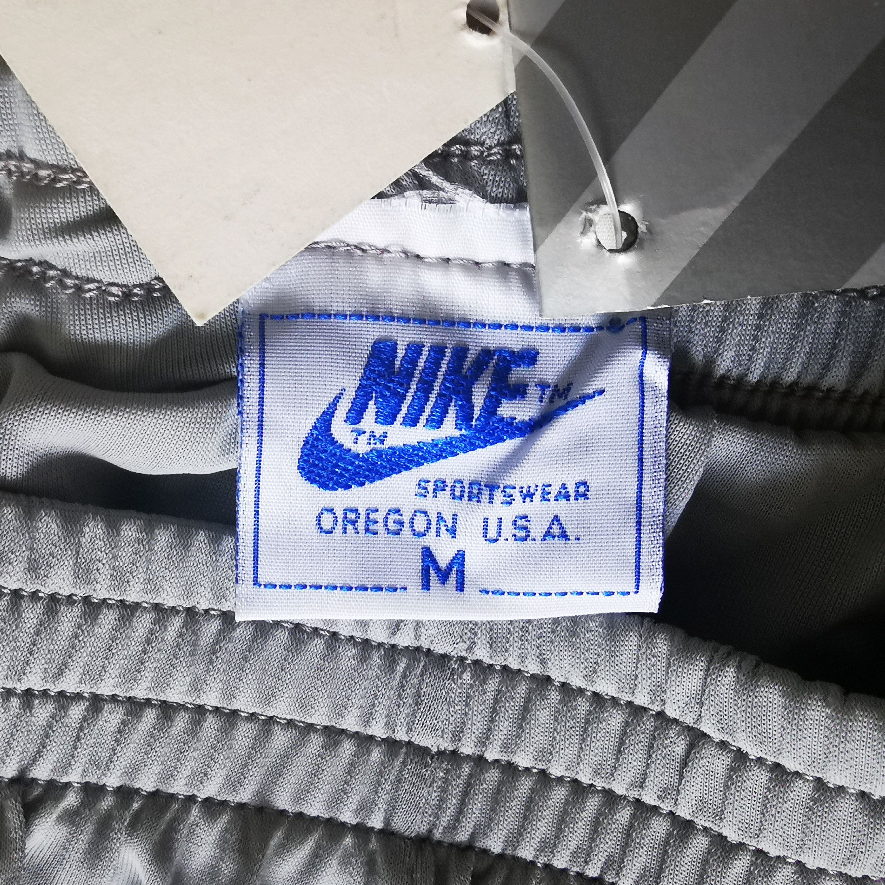 Nike NOS OG 80s Nike Interval vintage shorts running nylon Spain Size 30" / US 8 / IT 44 - 2 Thumbnail