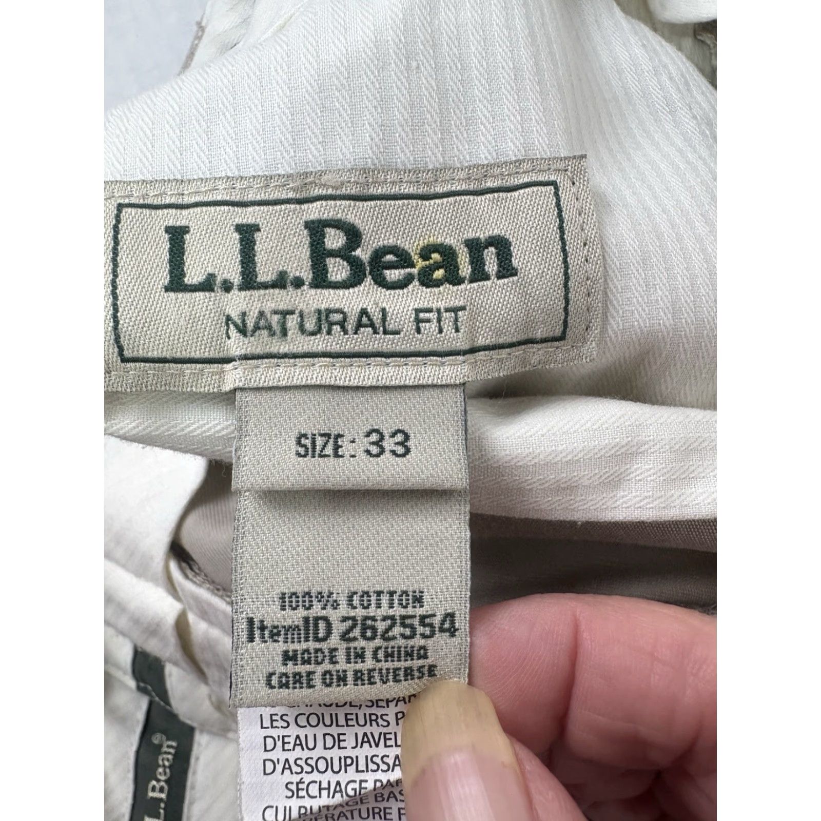 Vintage VINTAGE LL BEAN Dress Pants Men’s Regular 33 x 35.5 Beige 100% Cotton Pleated Mid Rise, Natural Fit, 2 Front/2 Back Pockets (Business, Workwear) Mens Size US 33 - 7 Thumbnail