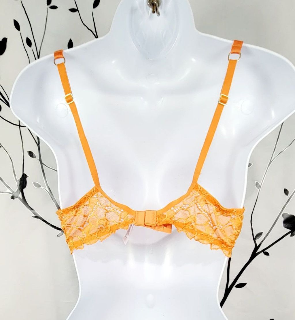 Victoria's Secret Victoria's Secret Very Sexy lace lightly lined bra size 36B Size ONE SIZE - 3 Thumbnail