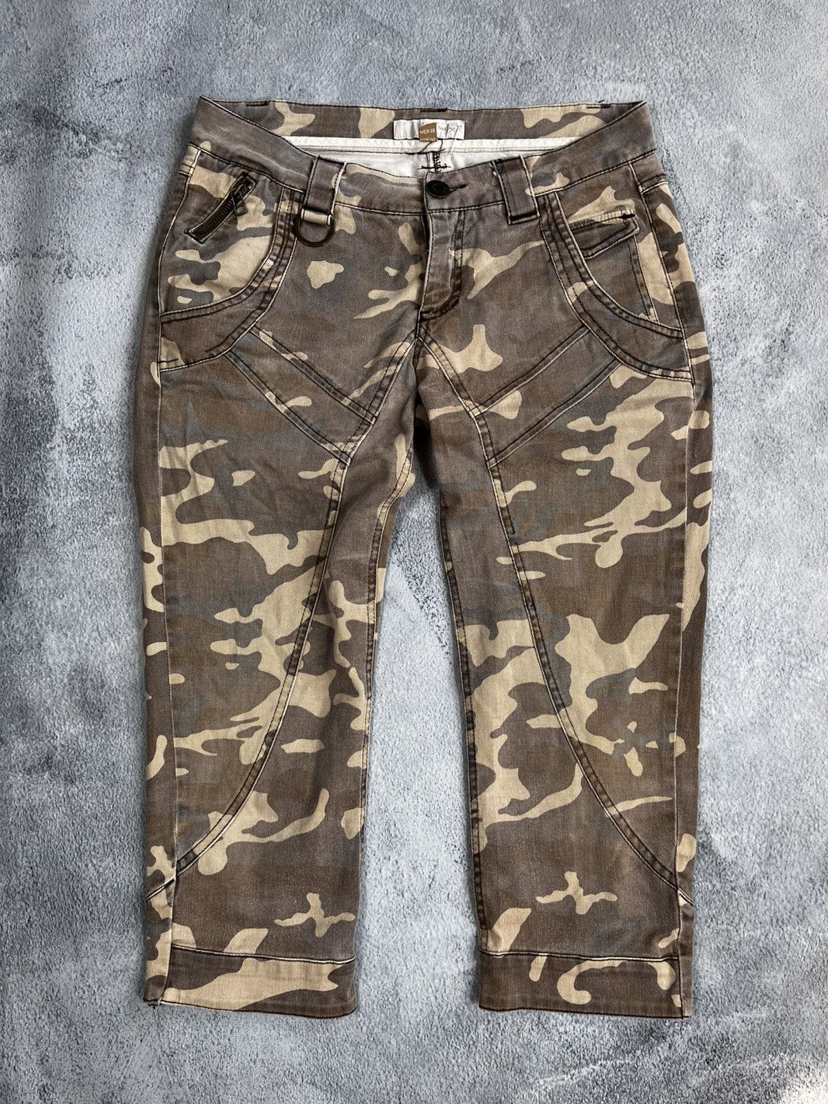 Other Vintage Y2K camo 3/4 faded low rise rap shorts streetwear Size 28" / US 6 / IT 42 - 1 Thumbnail