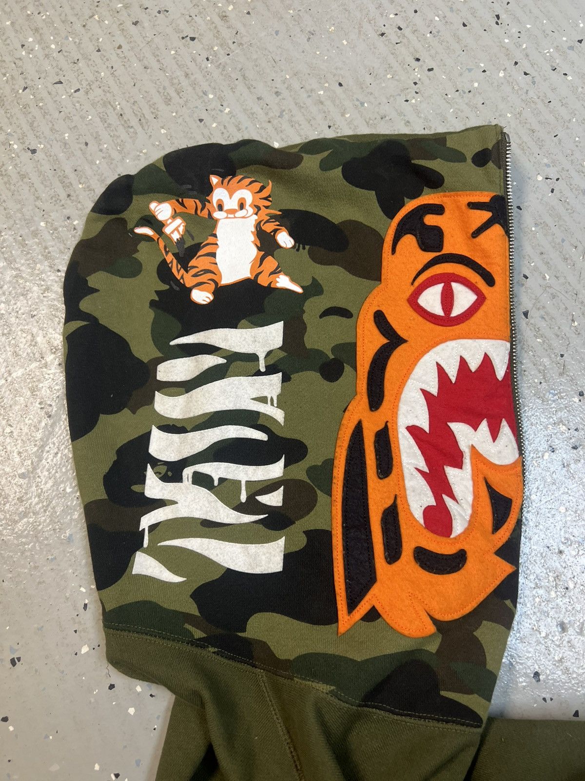 Bape Tiger Half Zip Pullover Hoodie Size US L / EU 52-54 / 3 - 3 Thumbnail