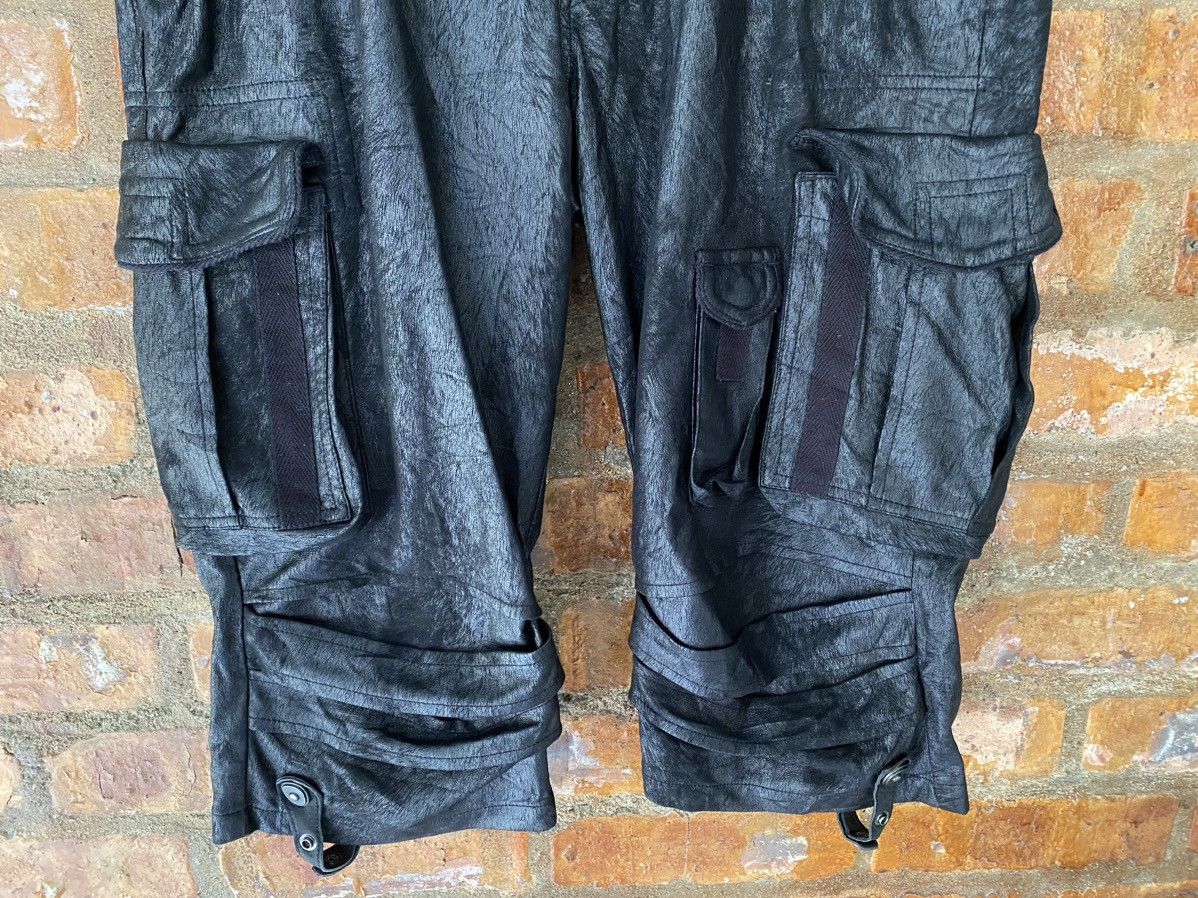 Tornado Mart 2000s Tornado Mart Bondage Textured Gas Mask Cargo Shorts Size US 31 - 9 Thumbnail