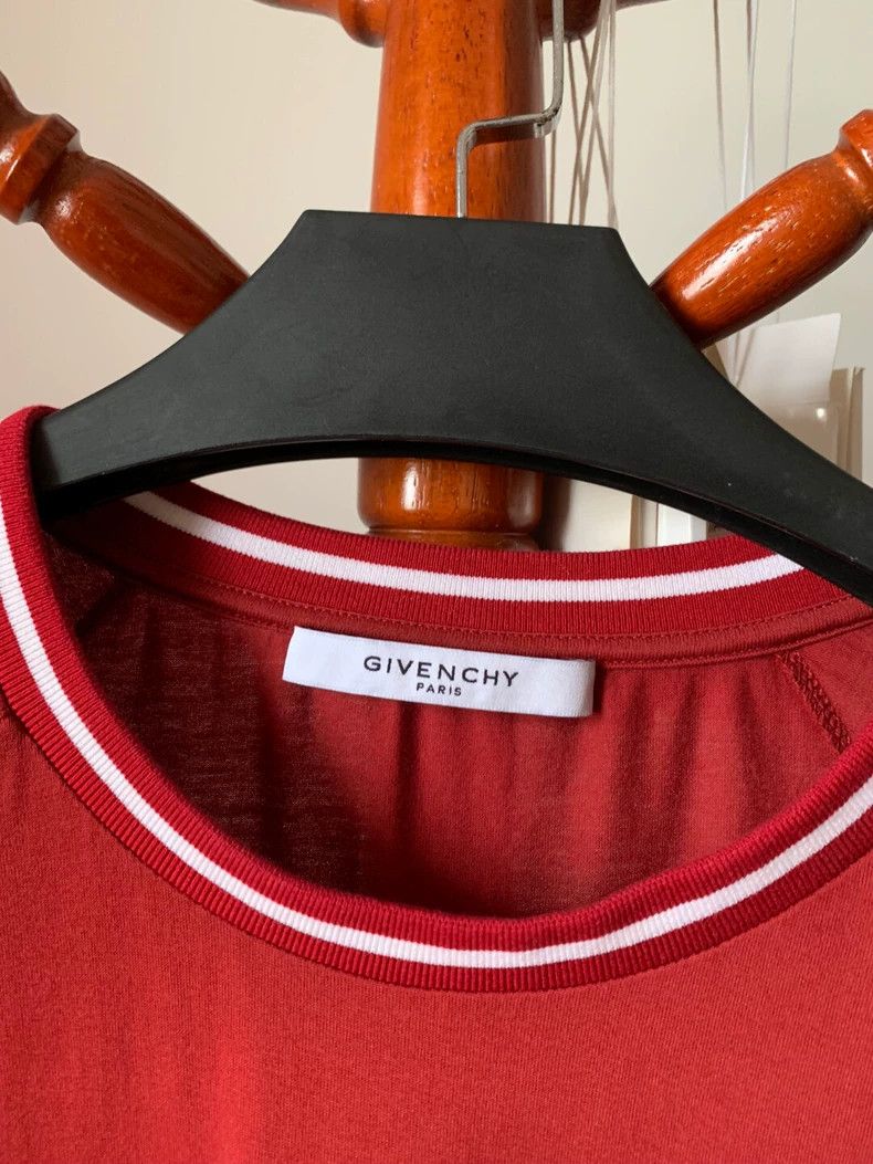 Givenchy Givenchy Size XXXLAlphabet Short Sleeve Hangzhou MixC Mall Size US M / EU 48-50 / 2 - 4 Thumbnail