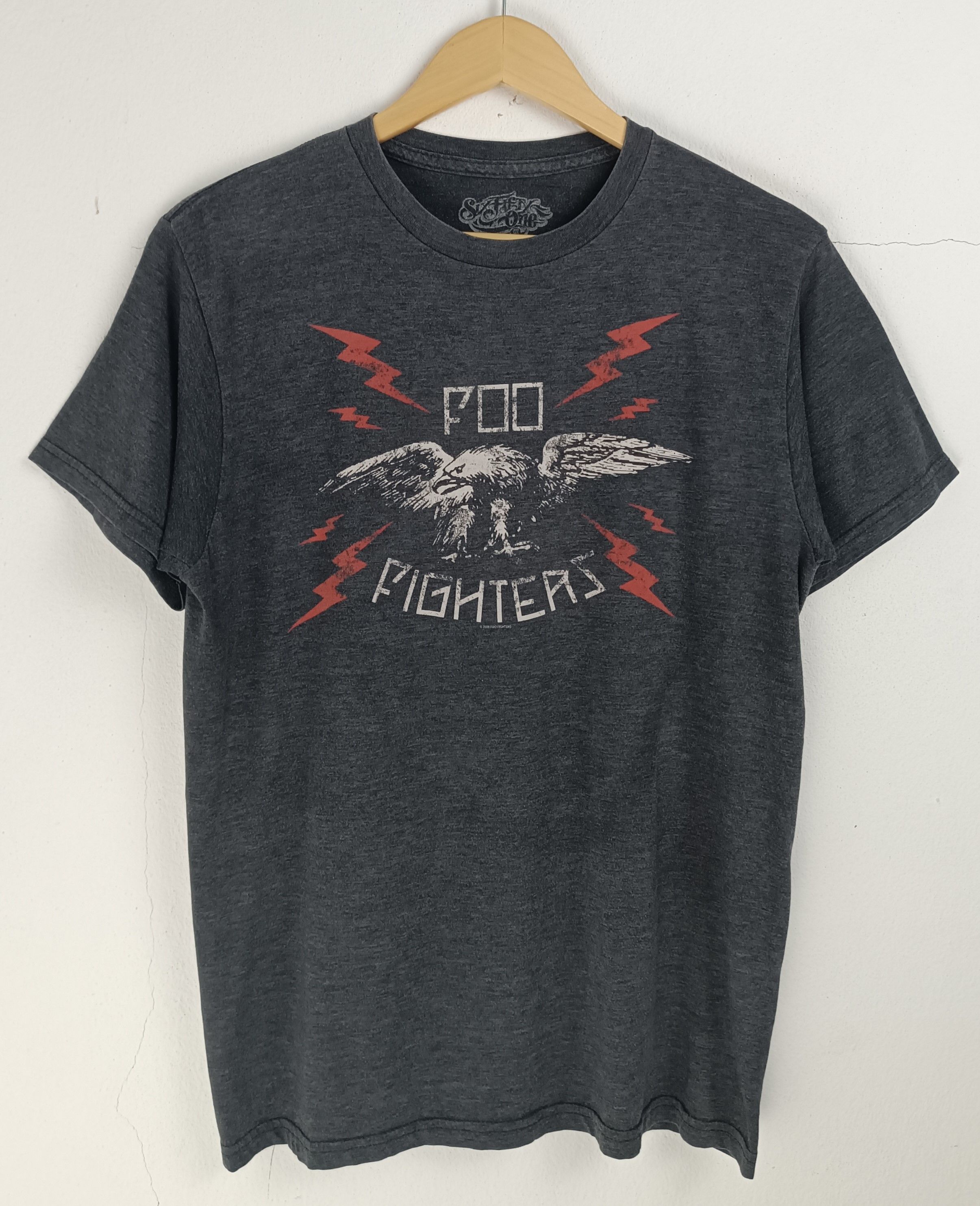 Band Tees VINTAGE 2008 FOO FIGHTERS TEE nirvana grunge y2k pearl jam Size US M / EU 48-50 / 2 - 3 Thumbnail
