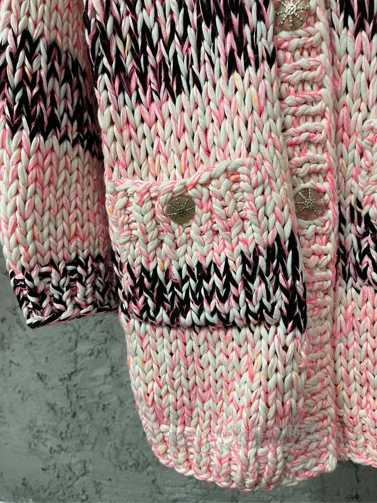 Chanel Chanel Pink Bouclé Knit Cardigan. Size US XS / EU 42 / 0 - 5 Thumbnail