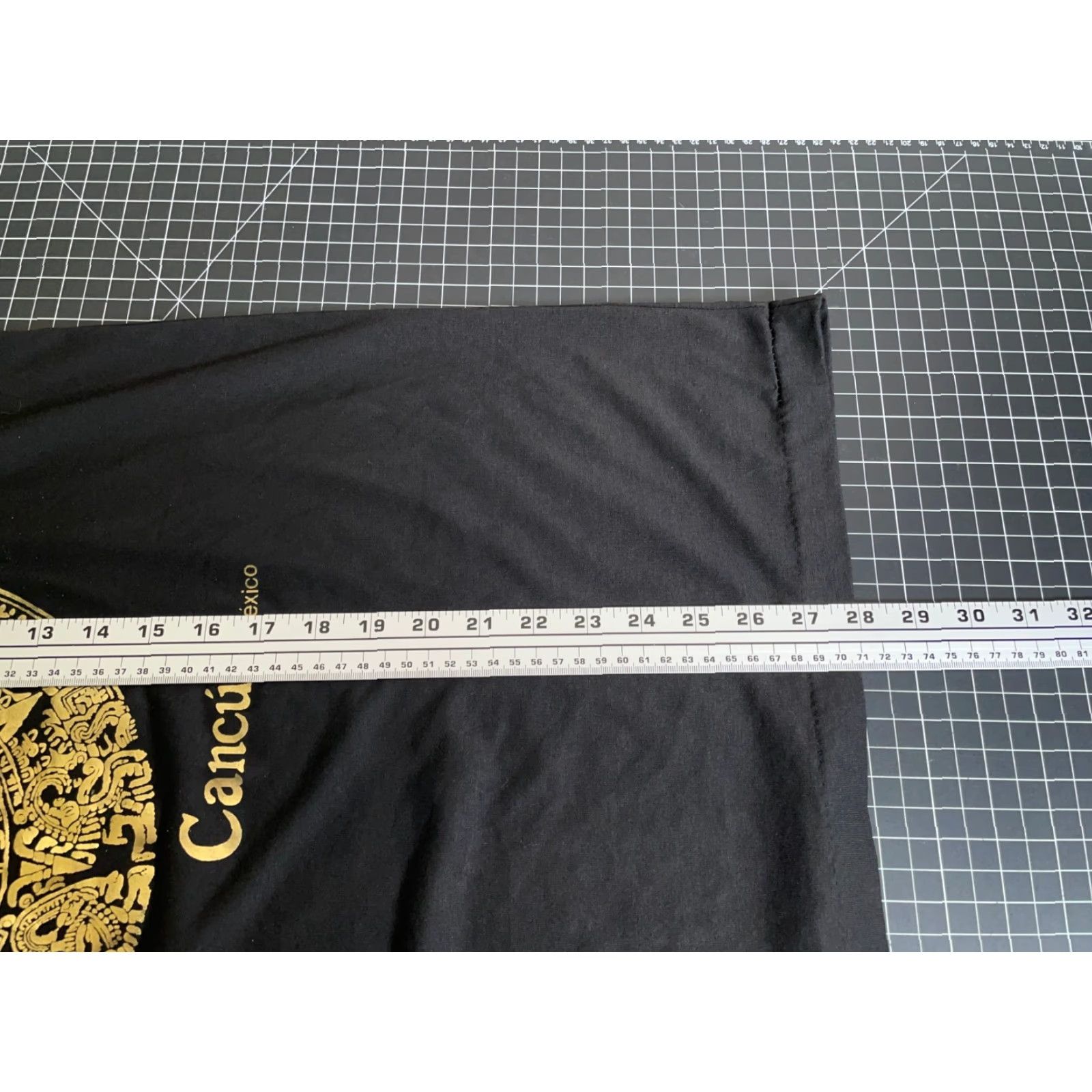 Vintage VINTAGE Sun Sport T-Shirt Adult Large Black Gold Foil Aztec Cancun Mexico Single Stitch 90s Men Size US L / EU 52-54 / 3 - 6 Thumbnail