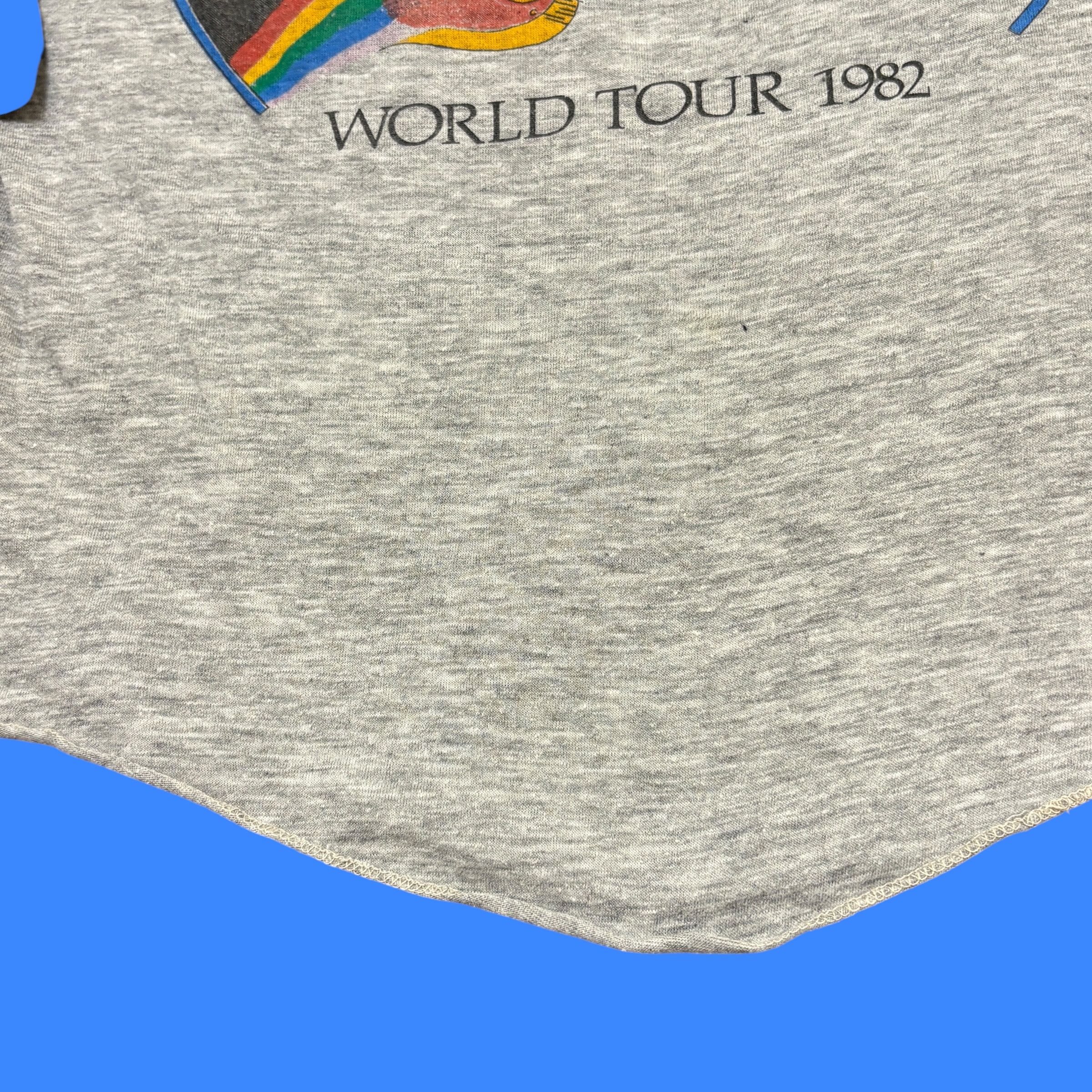 Band Tees Vintage Rainbow Shirt 80s Tour Single Stitch Rock Band Tee Size US S / EU 44-46 / 1 - 16 Thumbnail