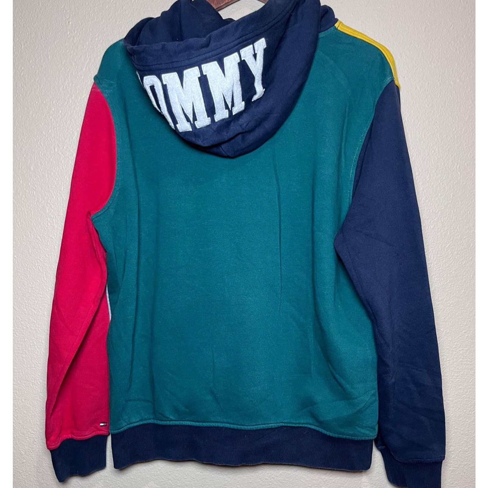 Tommy Hilfiger 🧵 Tommy Hilfiger Colorblock Hoodie – Logo Size L Size US L / EU 52-54 / 3 - 2 Thumbnail