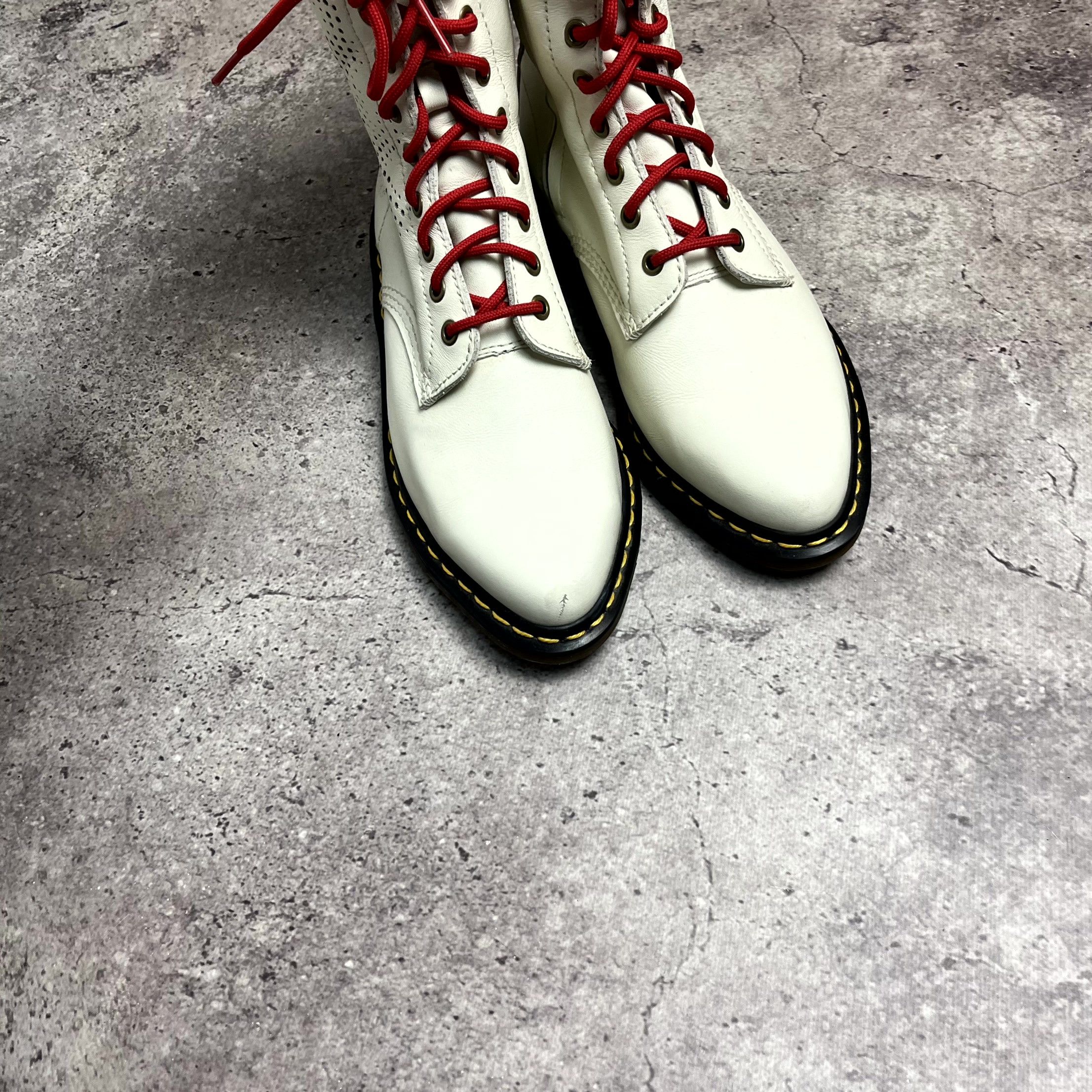 Dr. Martens Dr Martens Perf Skull Punk Leather White Boots Size EU 41 Size US 11 / IT 41 - 9 Thumbnail