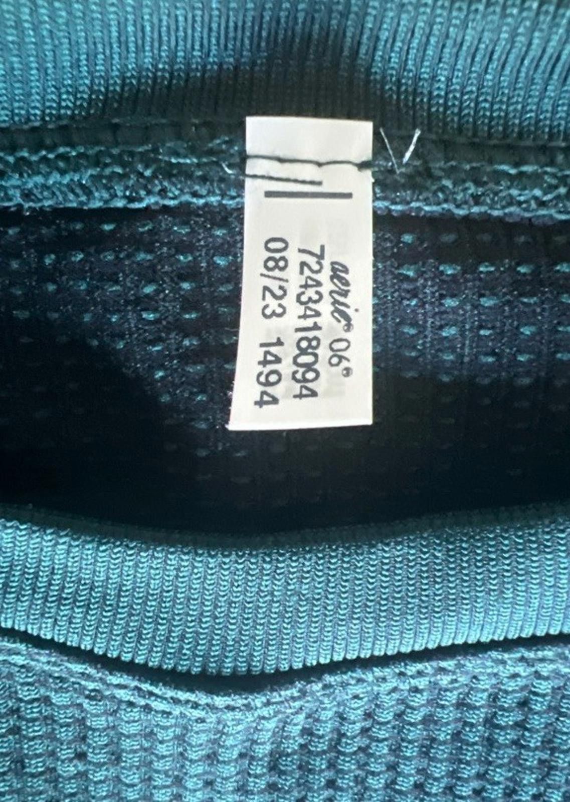 Designer Offline by Aerie sidewalk Ribbed long sleeve crop top Sz M Size M / US 6-8 / IT 42-44 - 4 Thumbnail