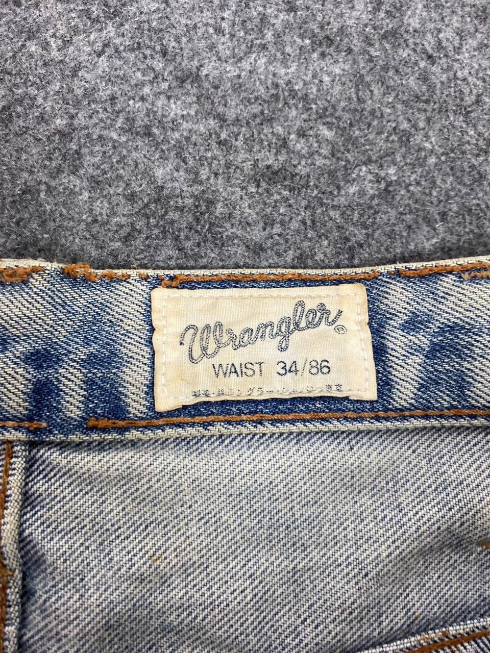 Wrangler vintage wrangler lightwash distressed denim Size US 34 / EU 50 - 14 Thumbnail