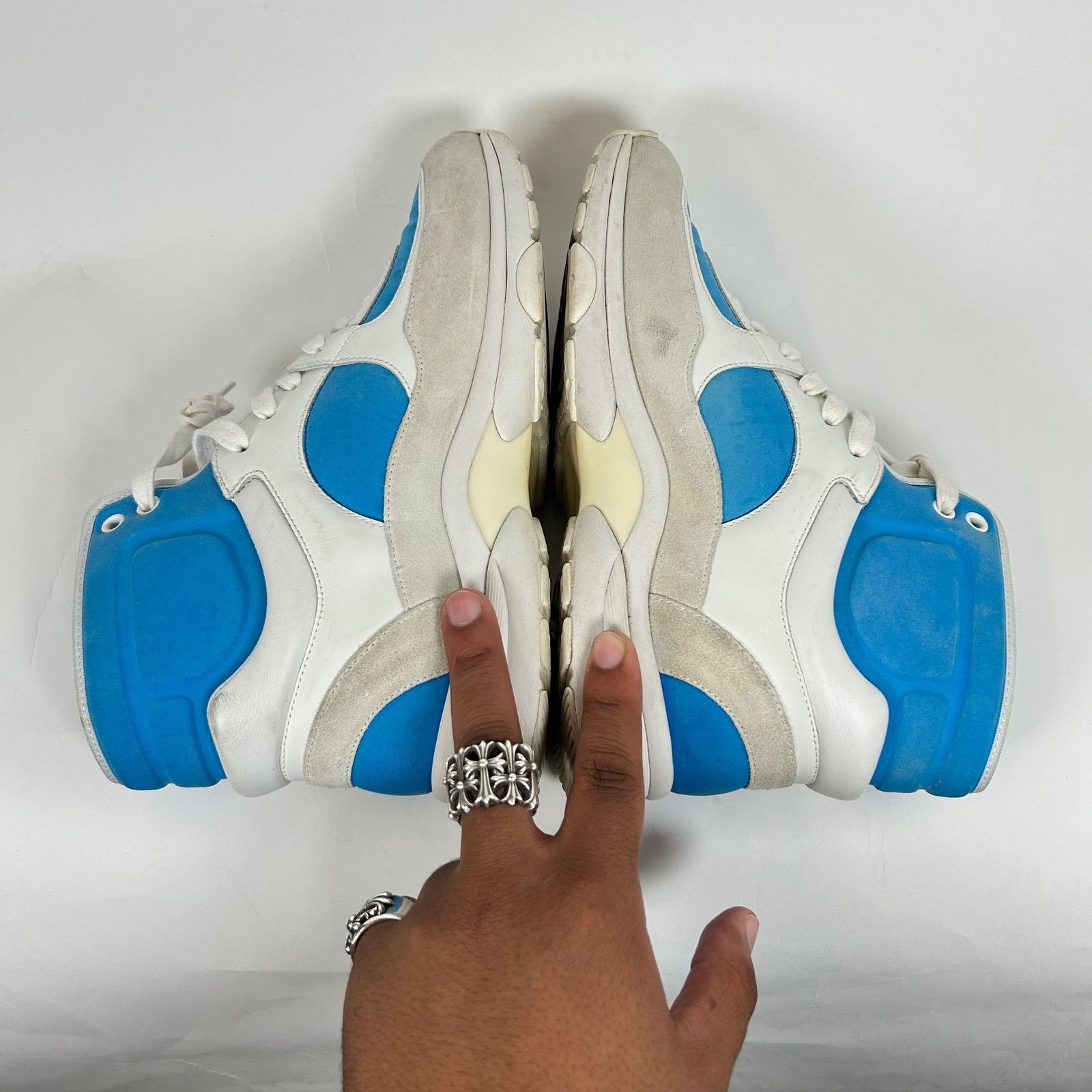 Chanel Chanel White/Blue Interlocking CC High-Top Sneaker Size 38.5 Size US 8 / IT 38 - 4 Thumbnail