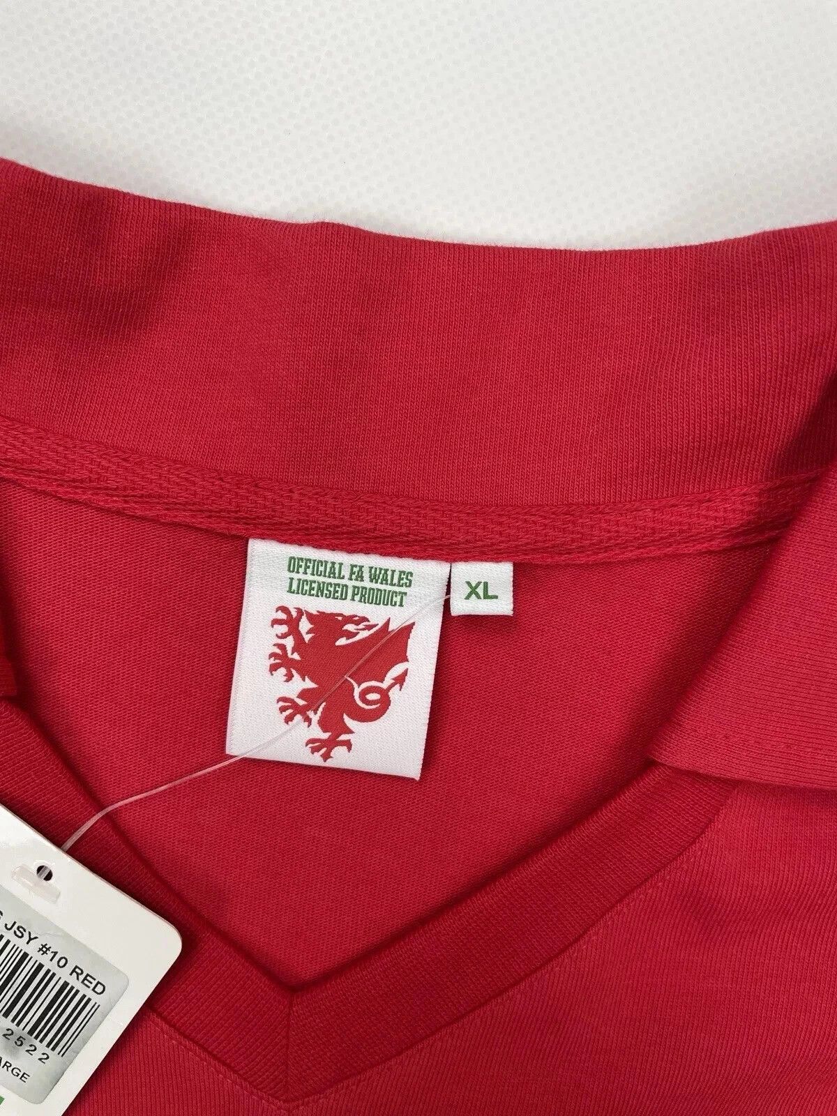 Vintage NATIONAL WALES CYMRU RETRO FUN JERSEY SHIRT SOCCER FOOTBALL Size US XL / EU 56 / 4 - 7 Thumbnail