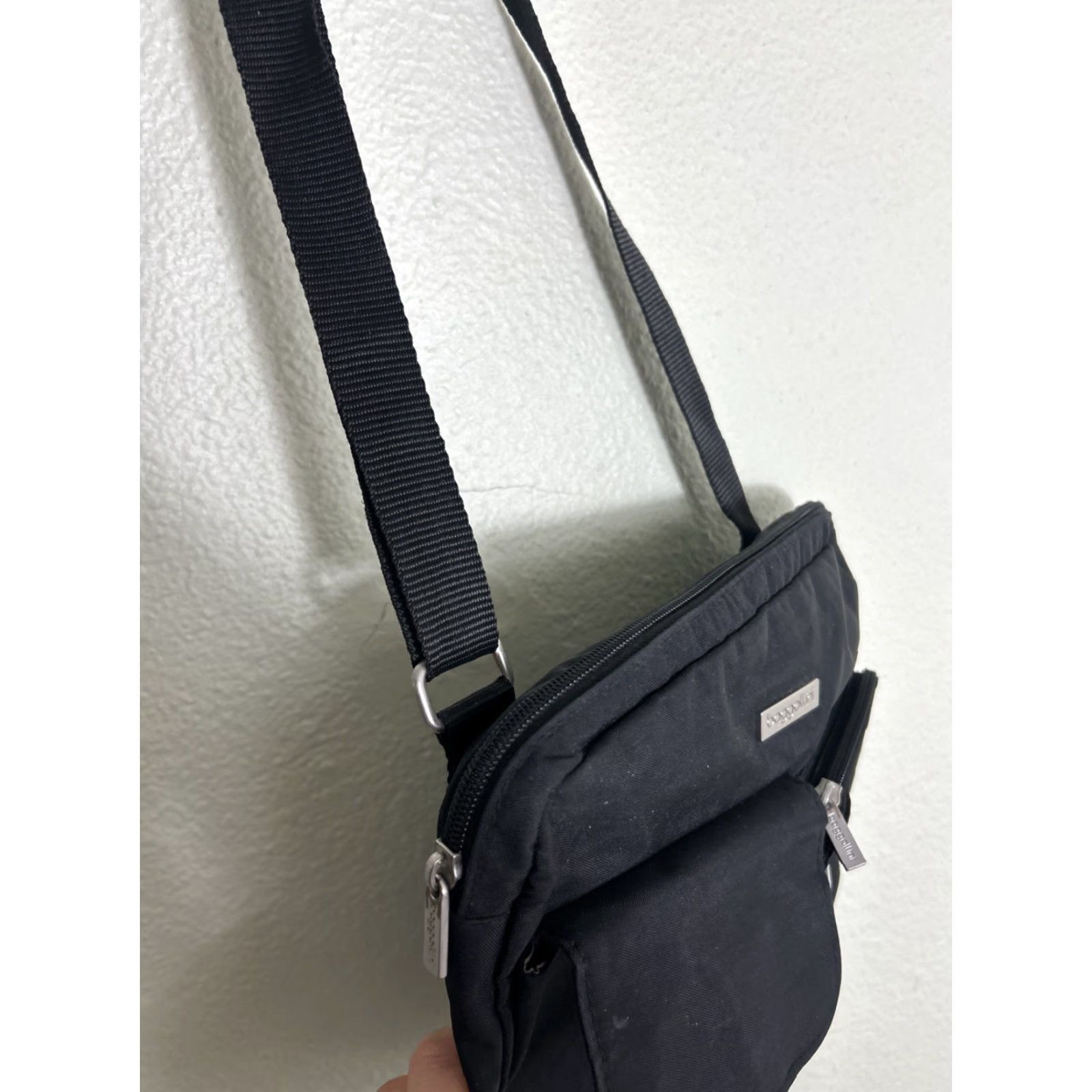 Vintage VINTAGE Baggallini Crossbody Bag Black Small Womens Small Nylon Snap Flaw Broken Snap 10x10x1 Size ONE SIZE - 7 Thumbnail