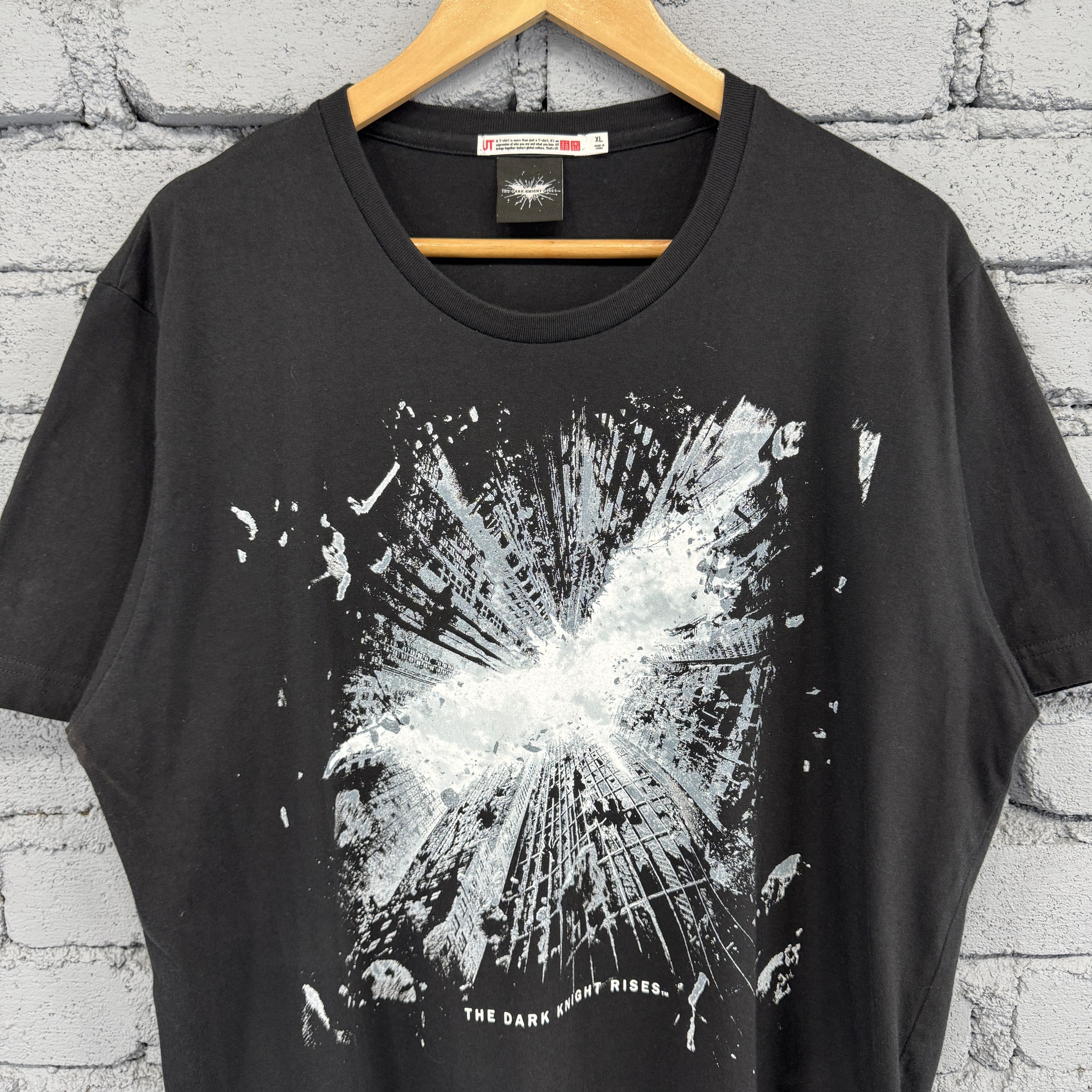 Uniqlo Uniqlo X Batman Movie The Dark Knight Rises Sunfaded Tshirt Size US XL / EU 56 / 4 - 3 Thumbnail