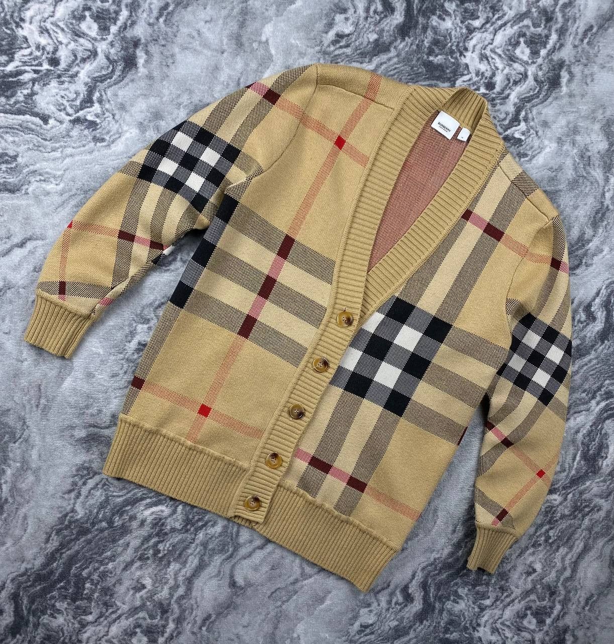 Burberry Burberry Nova Check Cardigan Wool Knit Women Size M Beige Size US M / EU 48-50 / 2 - 1 Thumbnail