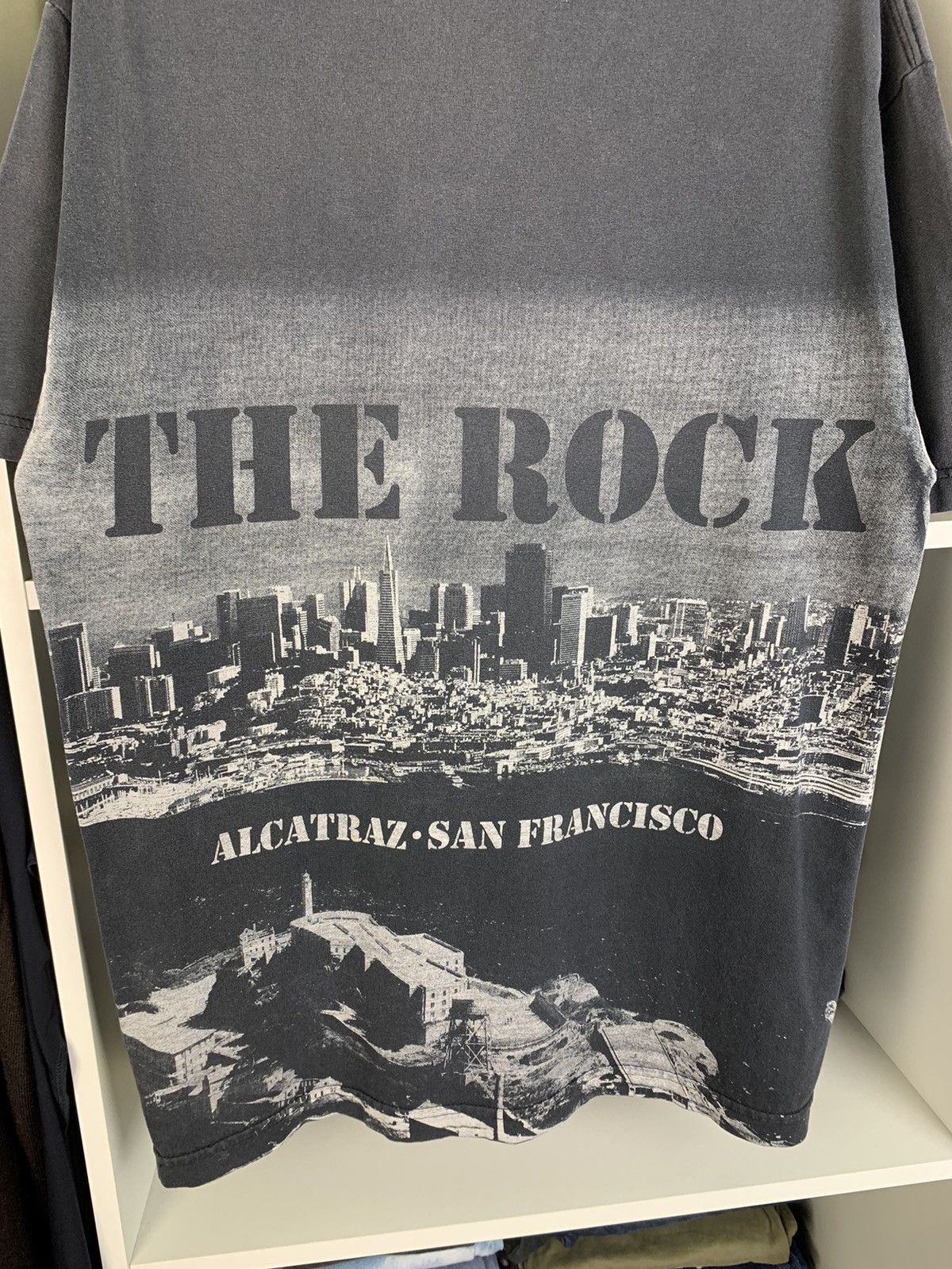 Vintage Vintage The Rock Alcatraz All Over Print T-shirt Size US L / EU 52-54 / 3 - 19 Thumbnail