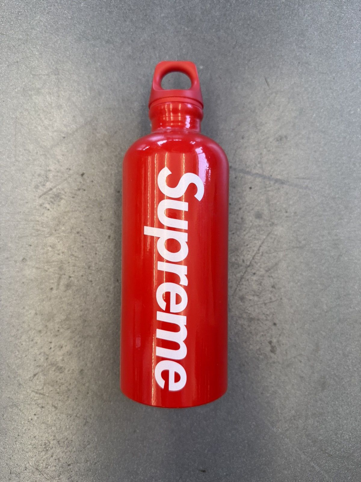 Pre-owned Supreme Ss18  Sigg Traveller 0.6l Water Bottle In Red