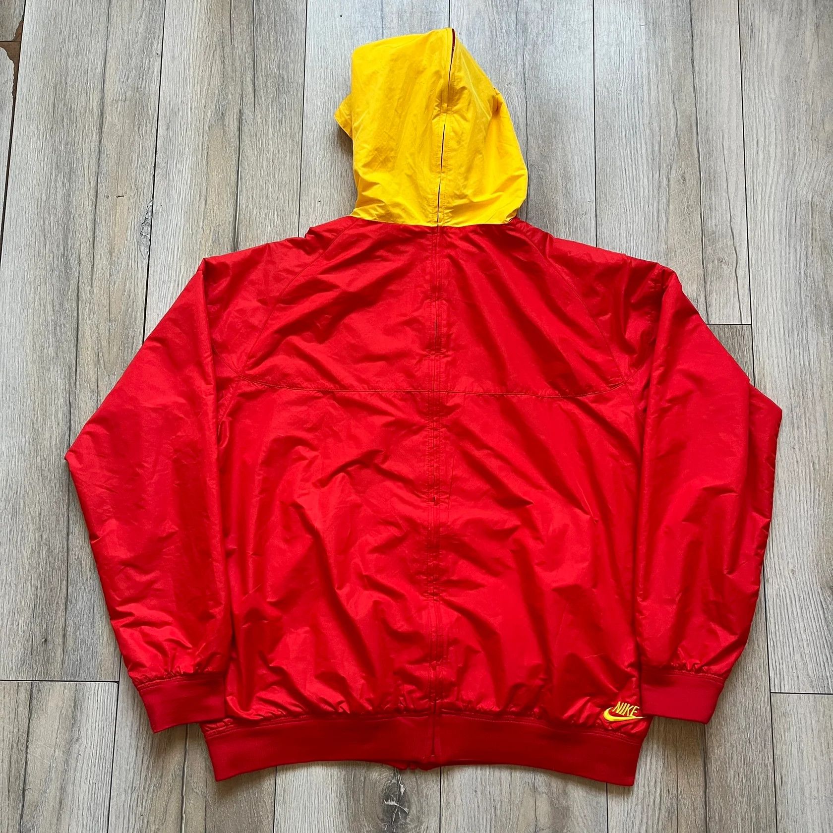 Nike Nike China Olympics 2008 Split Windbreaker (Medium) Size US M / EU 48-50 / 2 - 4 Thumbnail