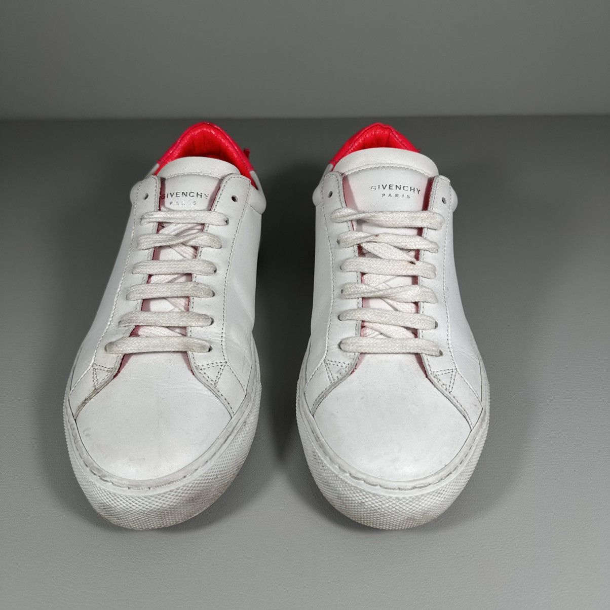 Givenchy Givenchy White / Fuchsia Leather Urban Knot Low Top Sneakers Size US 9.5 / IT 39.5 - 4 Thumbnail