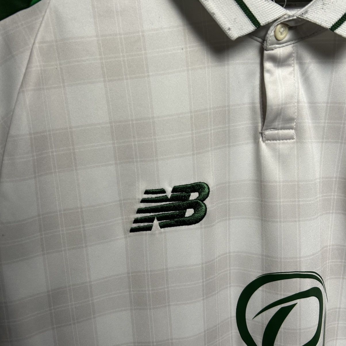 New Balance Mens New Balance FC Celtic Home Soccer jersey size M Size US M / EU 48-50 / 2 - 3 Thumbnail