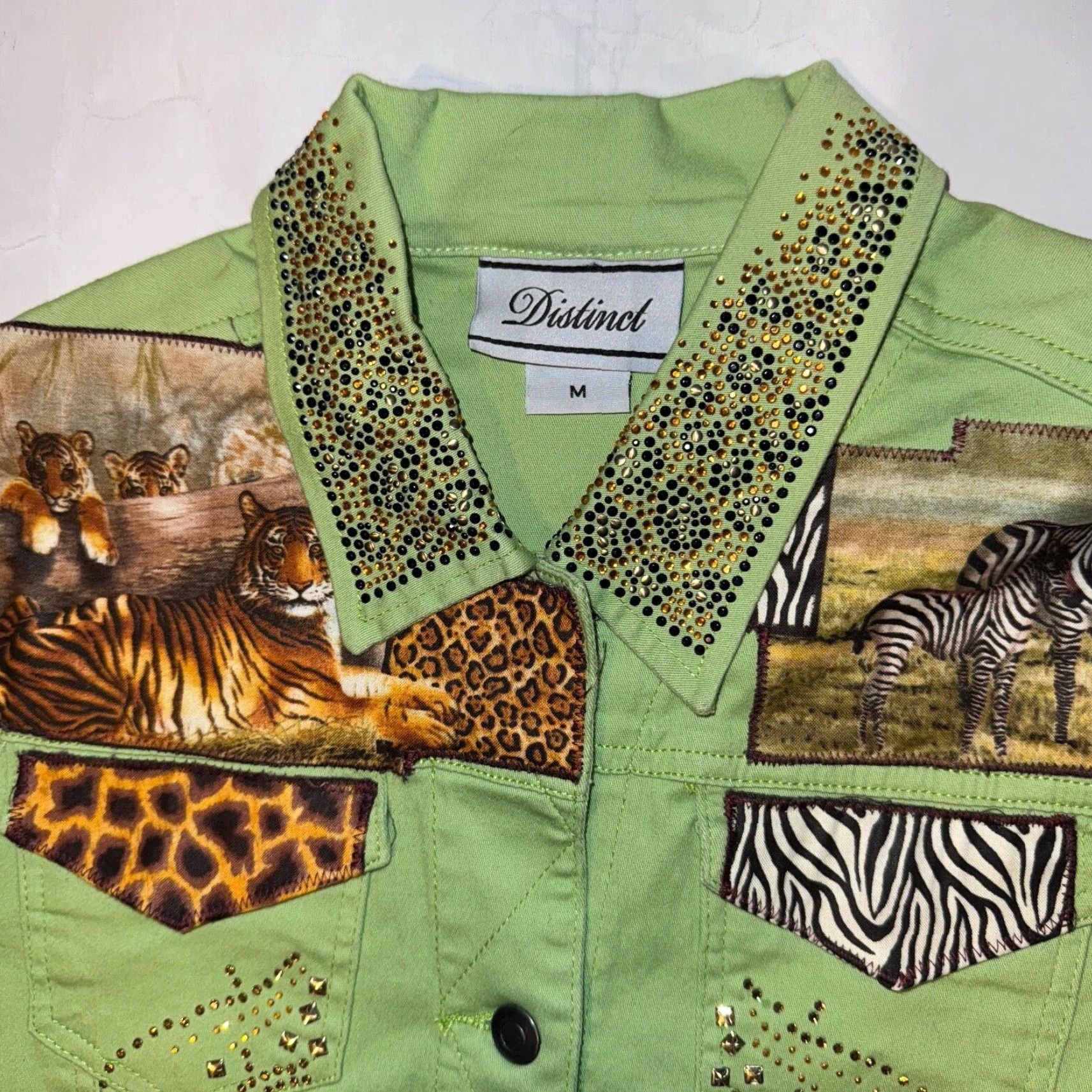 Denime VINTAGE Distinct Distinct Green Tiger Zebra Denim Jean Jacket M Rhinestones Bling Safari Zoo Jacket Shorts? Size 32" / US 10 / IT 46 - 2 Thumbnail