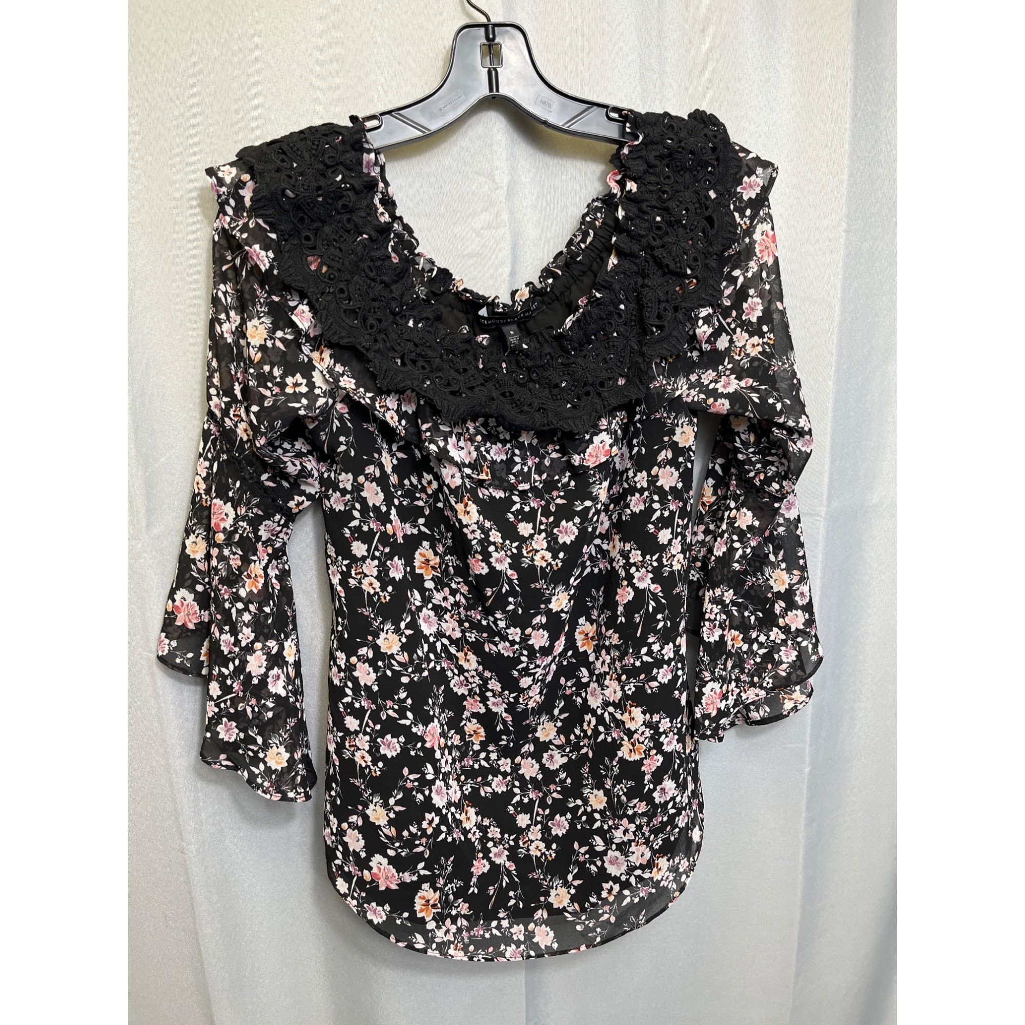 White House Black Market White House black market SKU 7686 Womens Off shoulder Floral Size S / US 4 / IT 40 - 1 Thumbnail