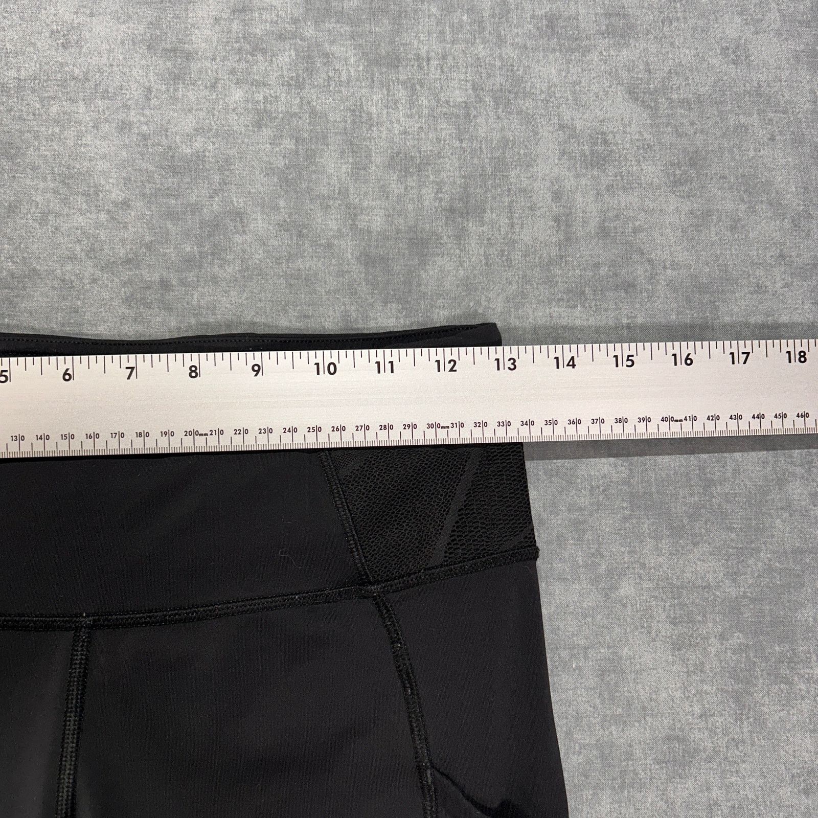 Lululemon Lululemon Inspire Tight abstract mesh panel leggings wms 6 Size 28" / US 6 / IT 42 - 7 Thumbnail
