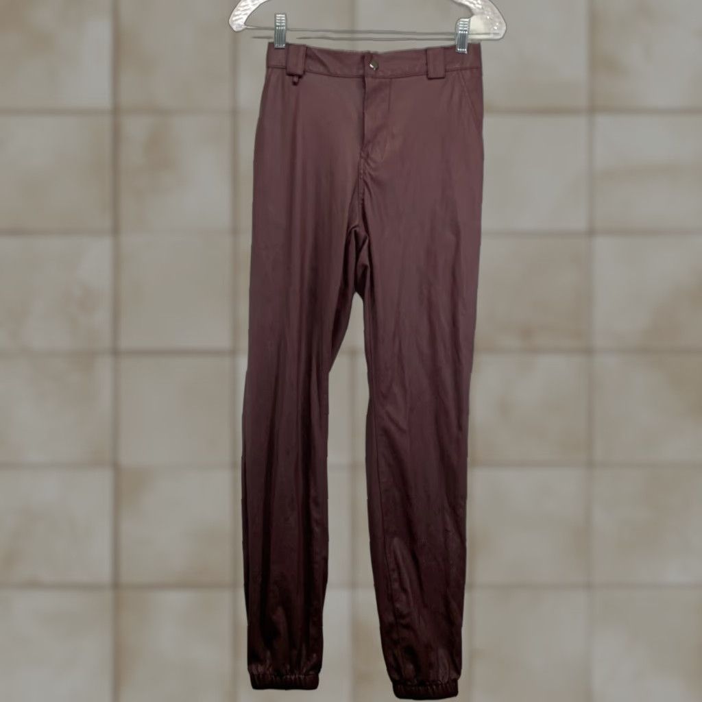 Vintage VINTAGE American Bazi Women's Faux Leather Joggers Tapered Slim Fit Burgundy Size Small Inseam 29" Party Business Size 28" / US 6 / IT 42 - 1 Thumbnail