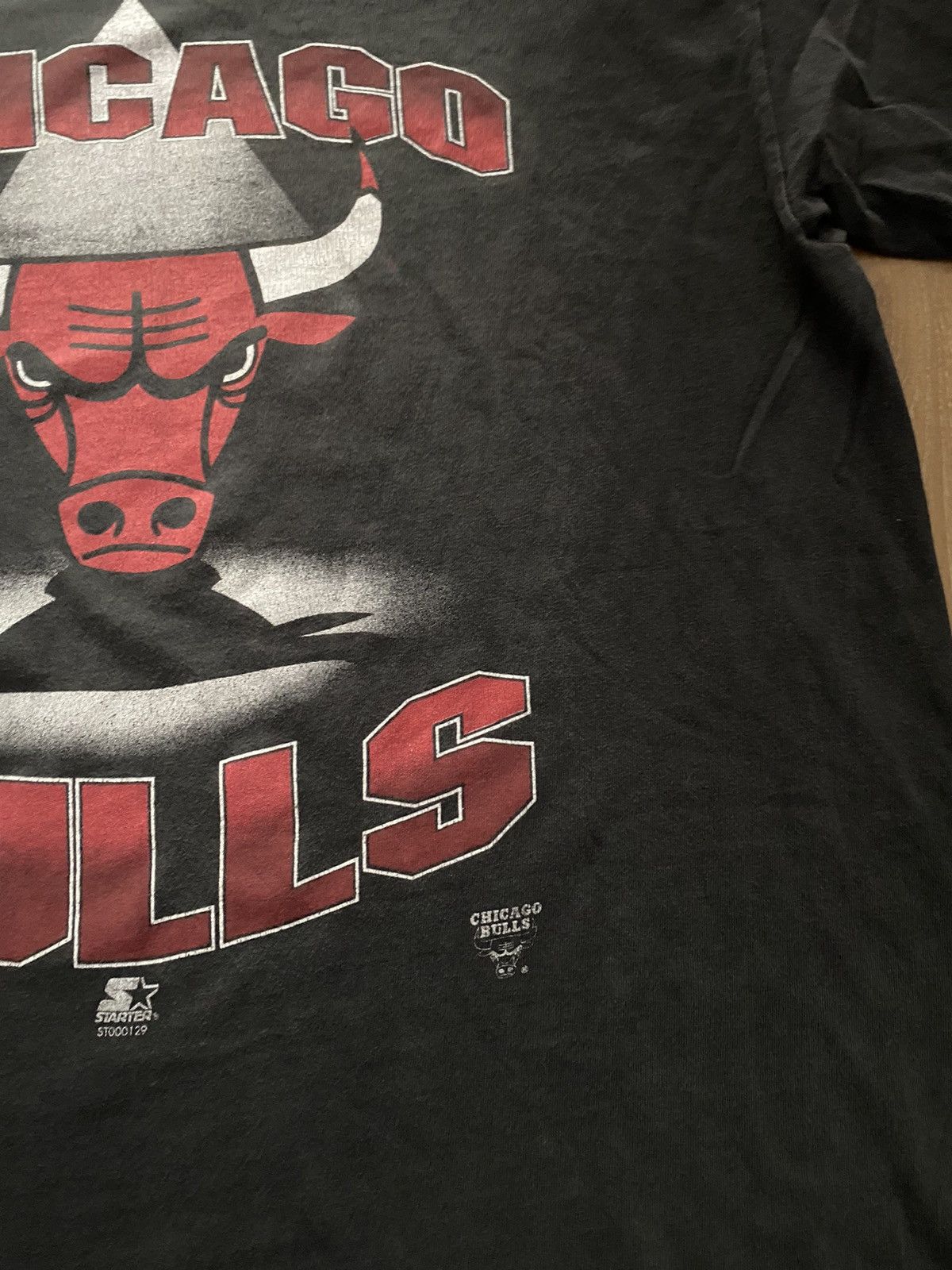 NBA × Starter × Vintage Vintage 90s NBA Chicago Bulls Starter USA Sun Faded T-Shirt Size US XL / EU 56 / 4 - 4 Thumbnail